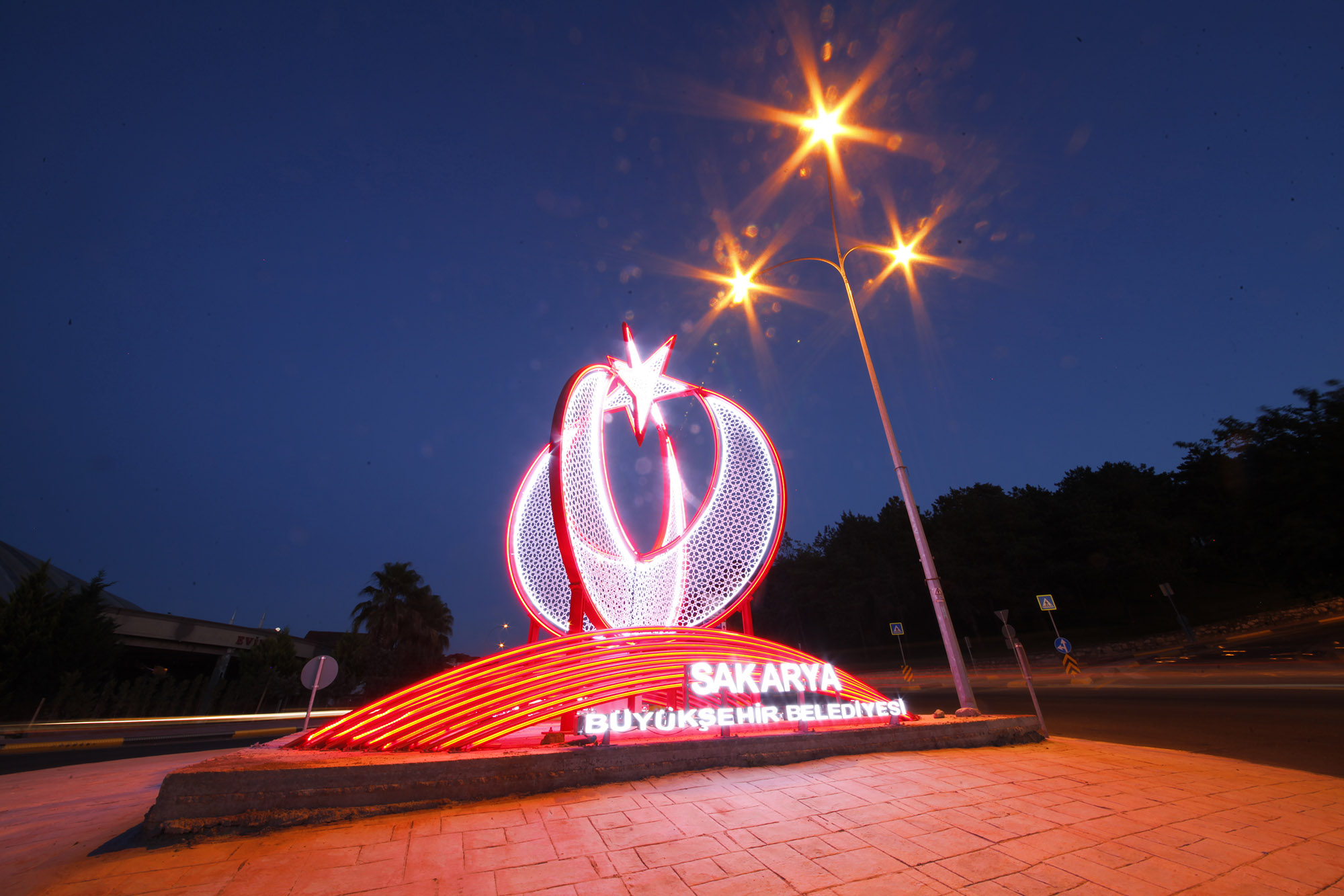 Sakarya Köprülü Kavşağı son haliyle ışıl ışıl