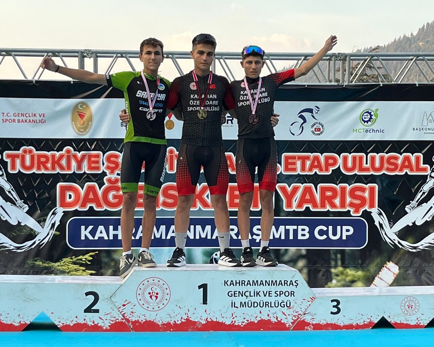 Büyükşehir sporcularından üç ayrı branşta büyük başarı