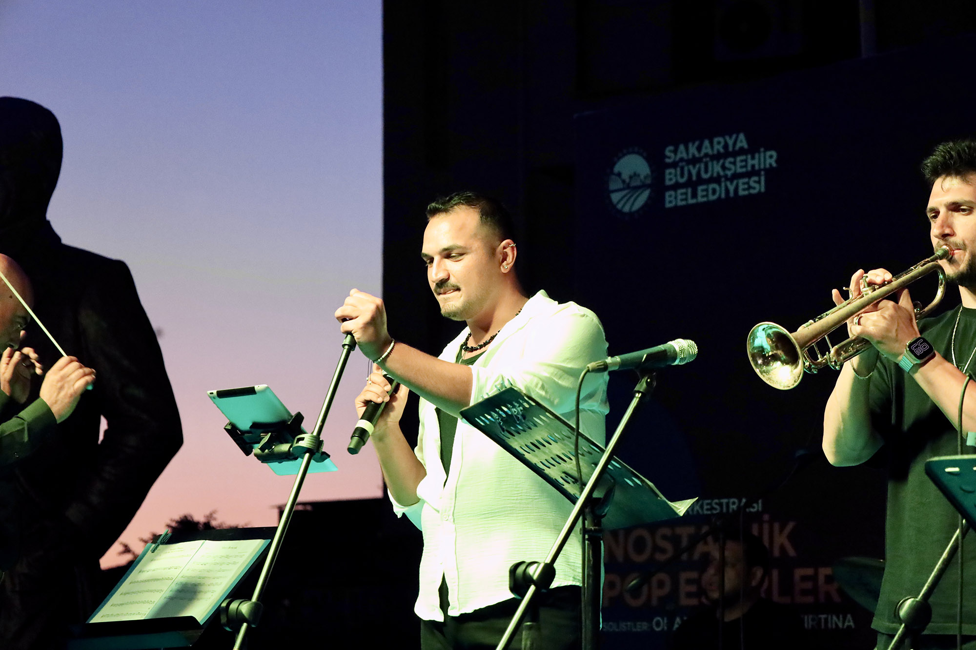 “Yaz Seninle Güzel” konserleri Kocaali ve Sapanca’da unutulmaz bir gece yaşattı