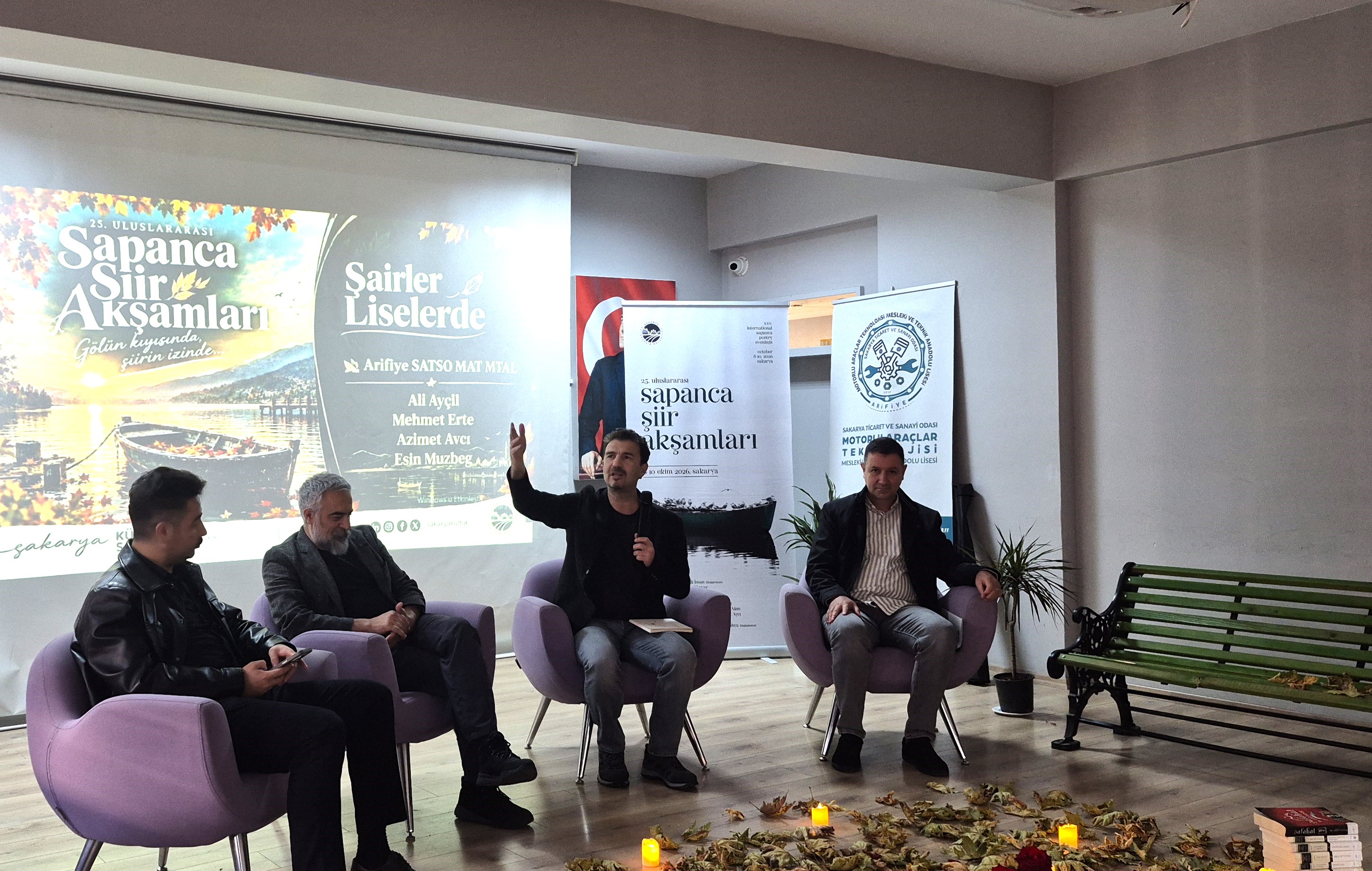 Şairler öğrencilerle en özel dizeleri paylaştı 