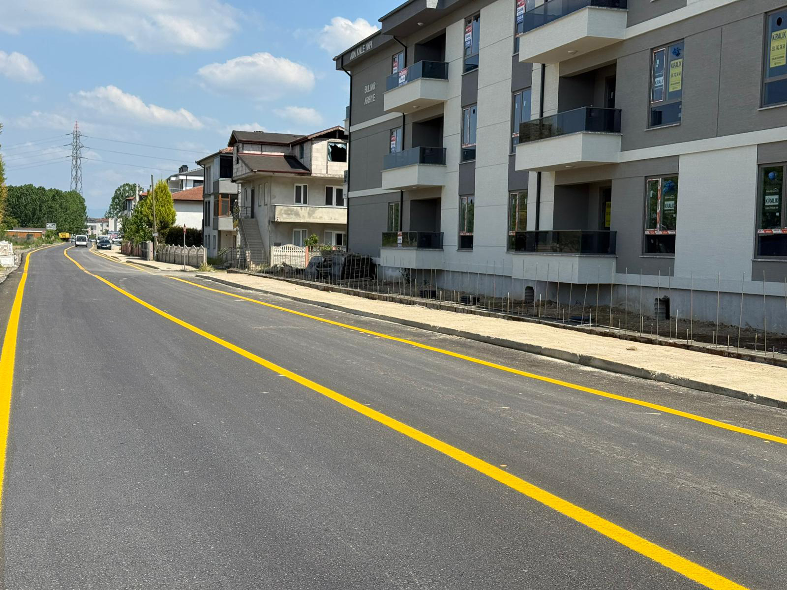 Arifiye Siteler Caddesi yeni yüzüne kavuştu