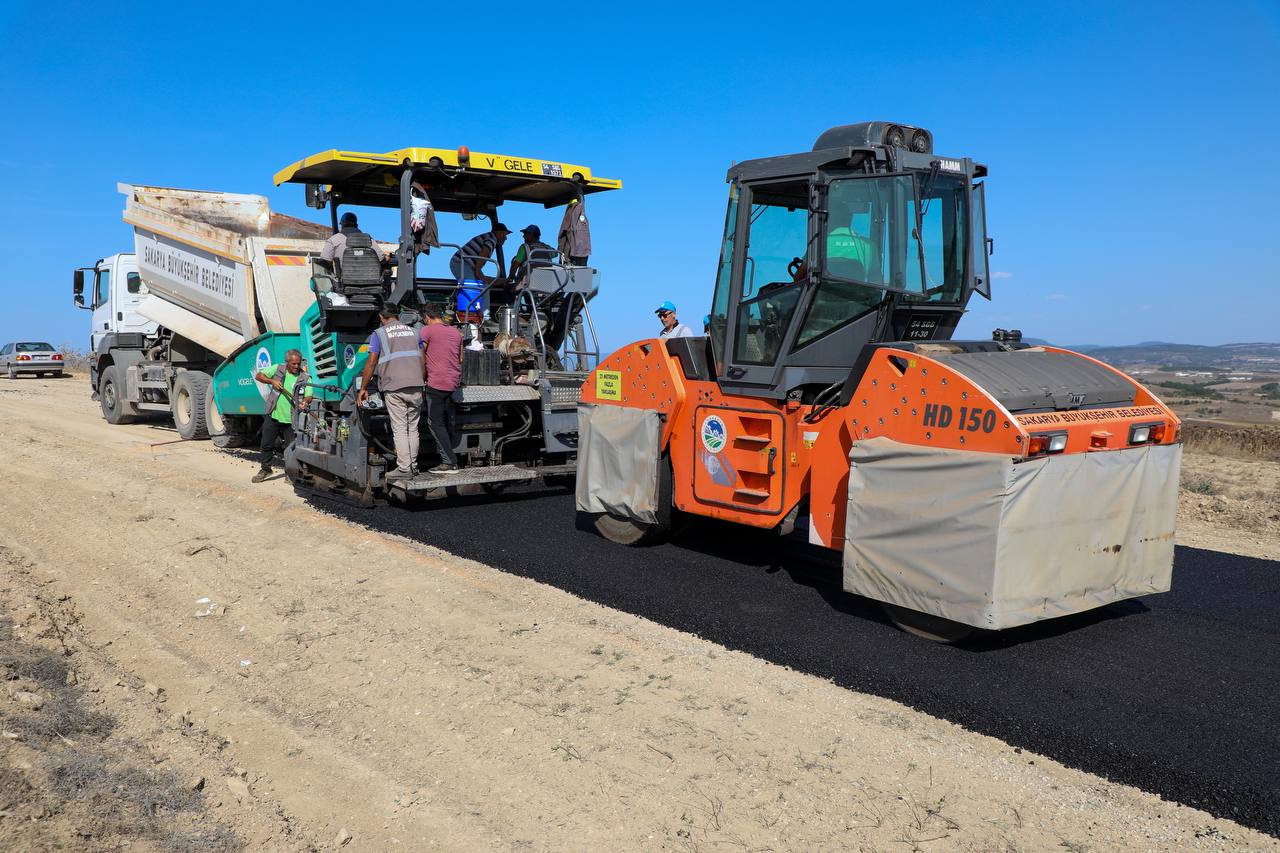 Büyükşehir şehrin güney ucunda 21 kilometrelik arterleri yeniliyor