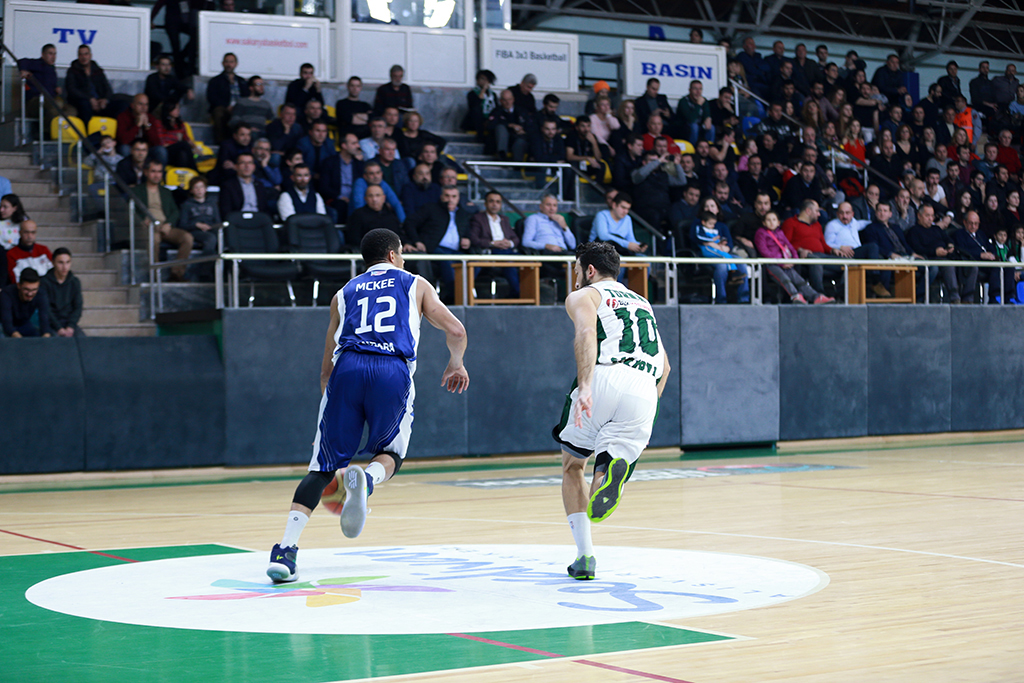 Şampiyonluk için salonda buluşalım