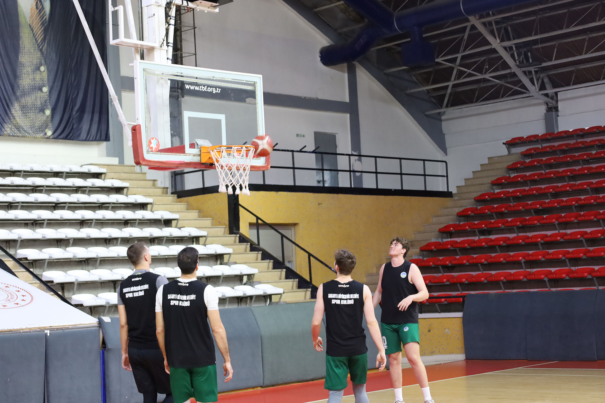 Büyükşehir Basket kritik virajda Akhisar’a gidiyor: “İnanıyoruz ve galibiyet bizim olacak”