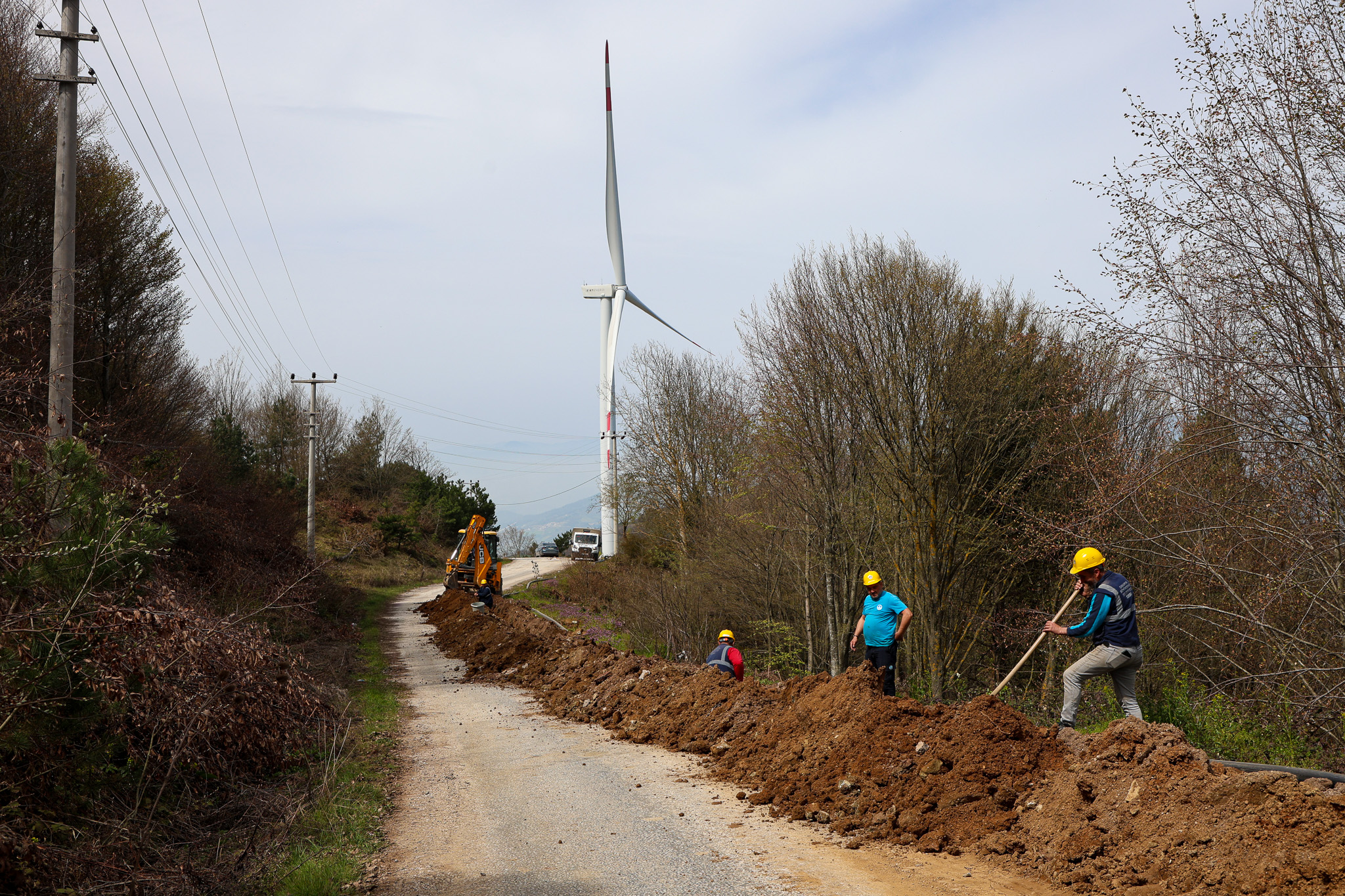 SASKİ, Geyve’de heyelanda zarar gören hattını güçlü bir temelle sil baştan yeniledi