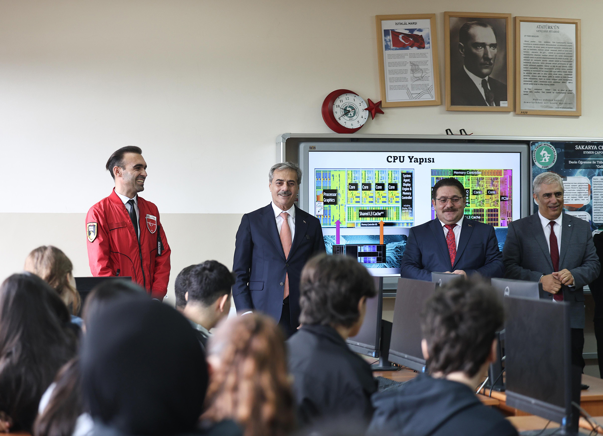 Sakarya gençliğine hizmet edecek eserleri bir bir hayata geçiriyoruz