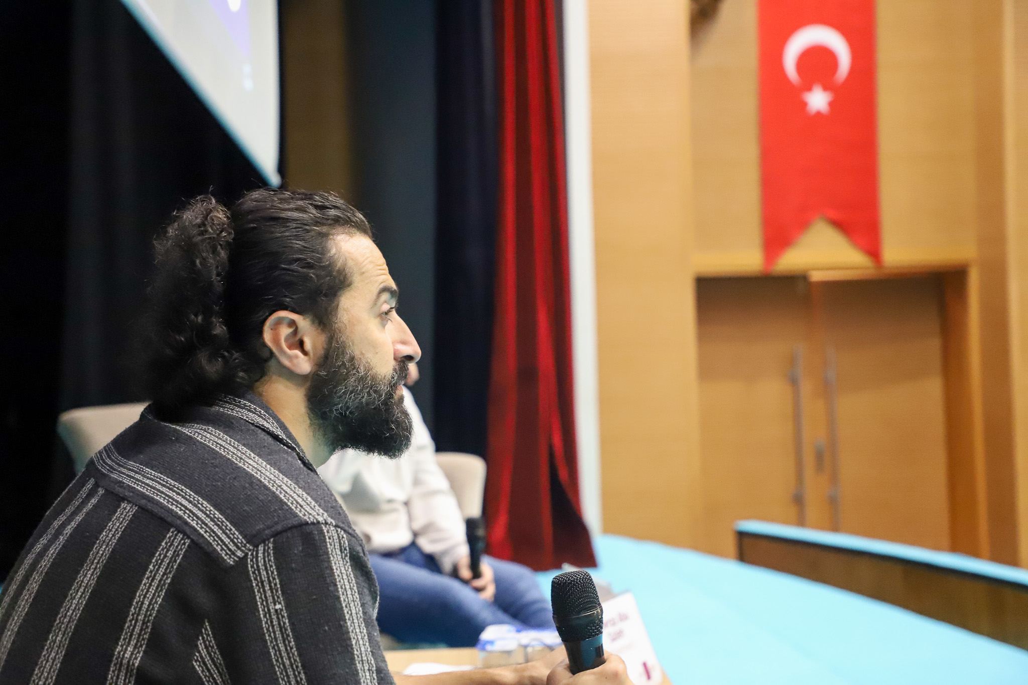 Filistinli yönetmen Sakarya’dan tüm dünyaya çağrı yaptı: “Uyanış için daha fazla geç kalmayın”