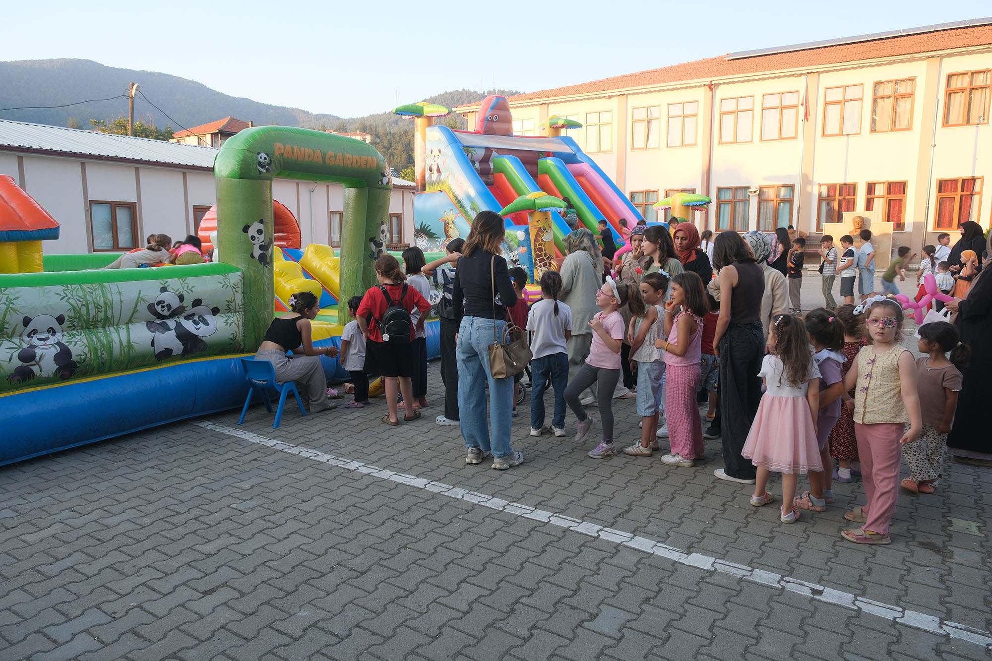 Gezgin Çocuk Atölyesi Taraklı’da çocuklarla buluştu