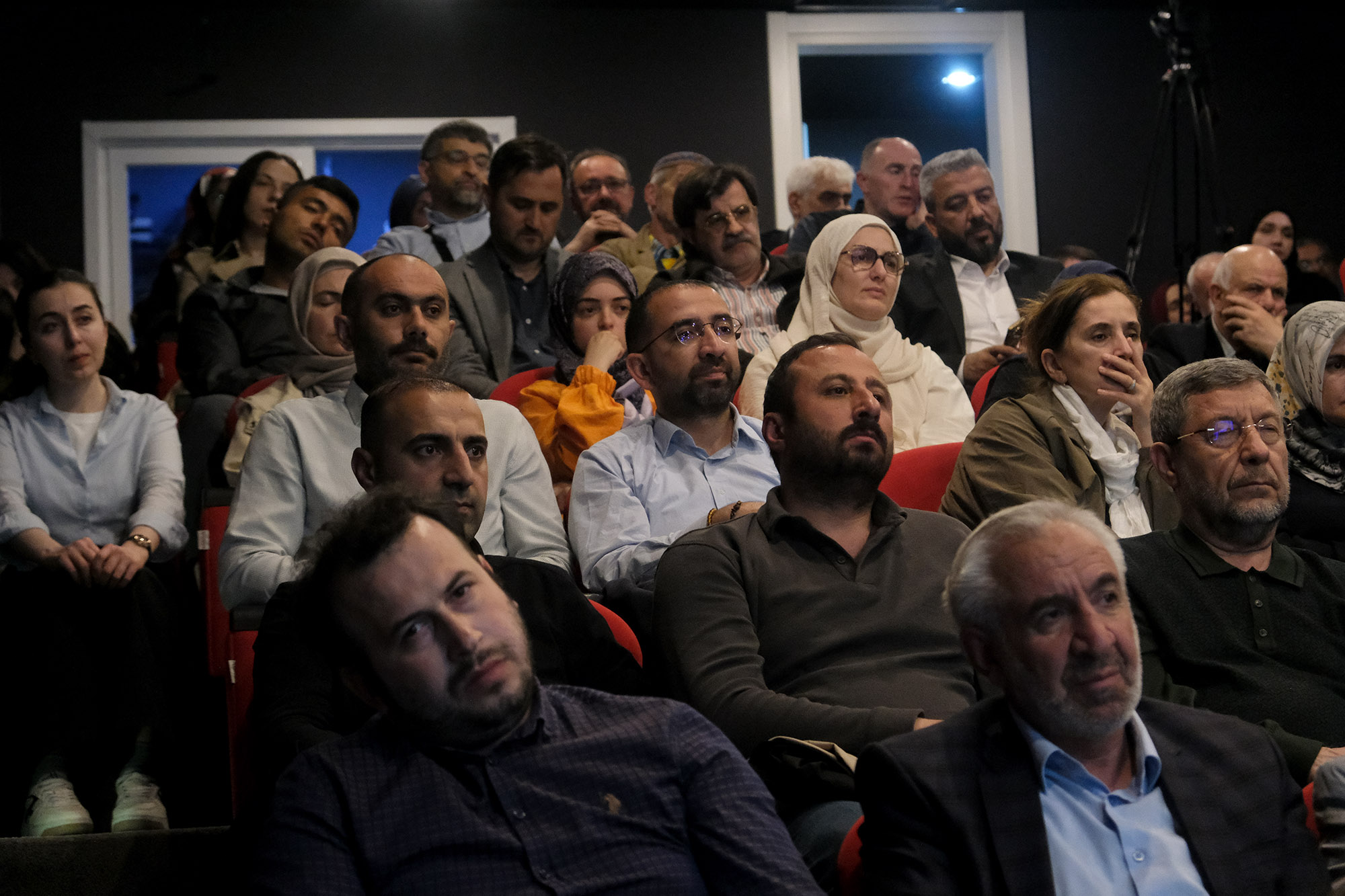 “Kur’an, bizi evrenle, hayatla ve Allah’la olan bağımızı yeniden kurmaya çağırıyor
