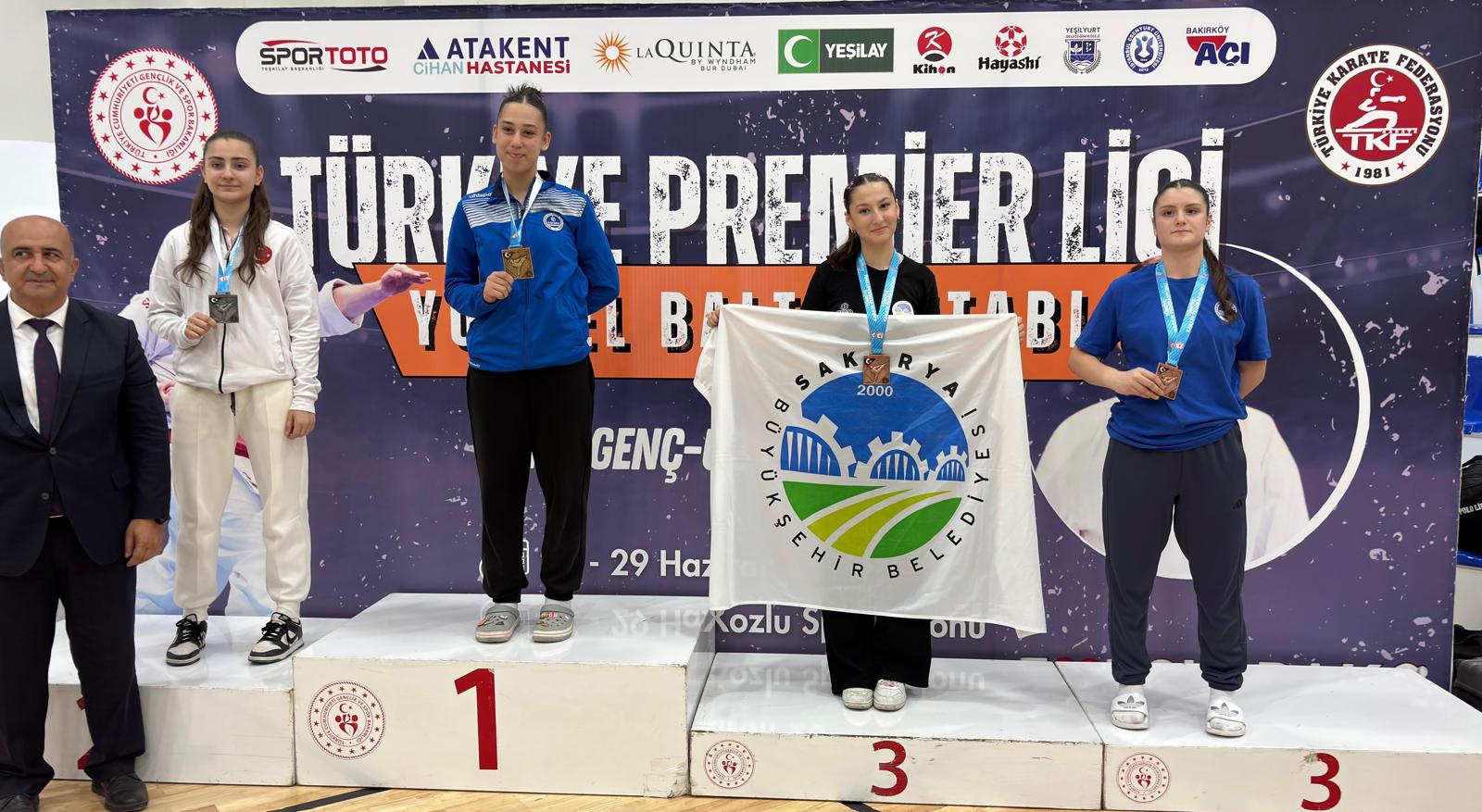 Büyükşehir sporcuları başarılarıyla göz dolduruyor