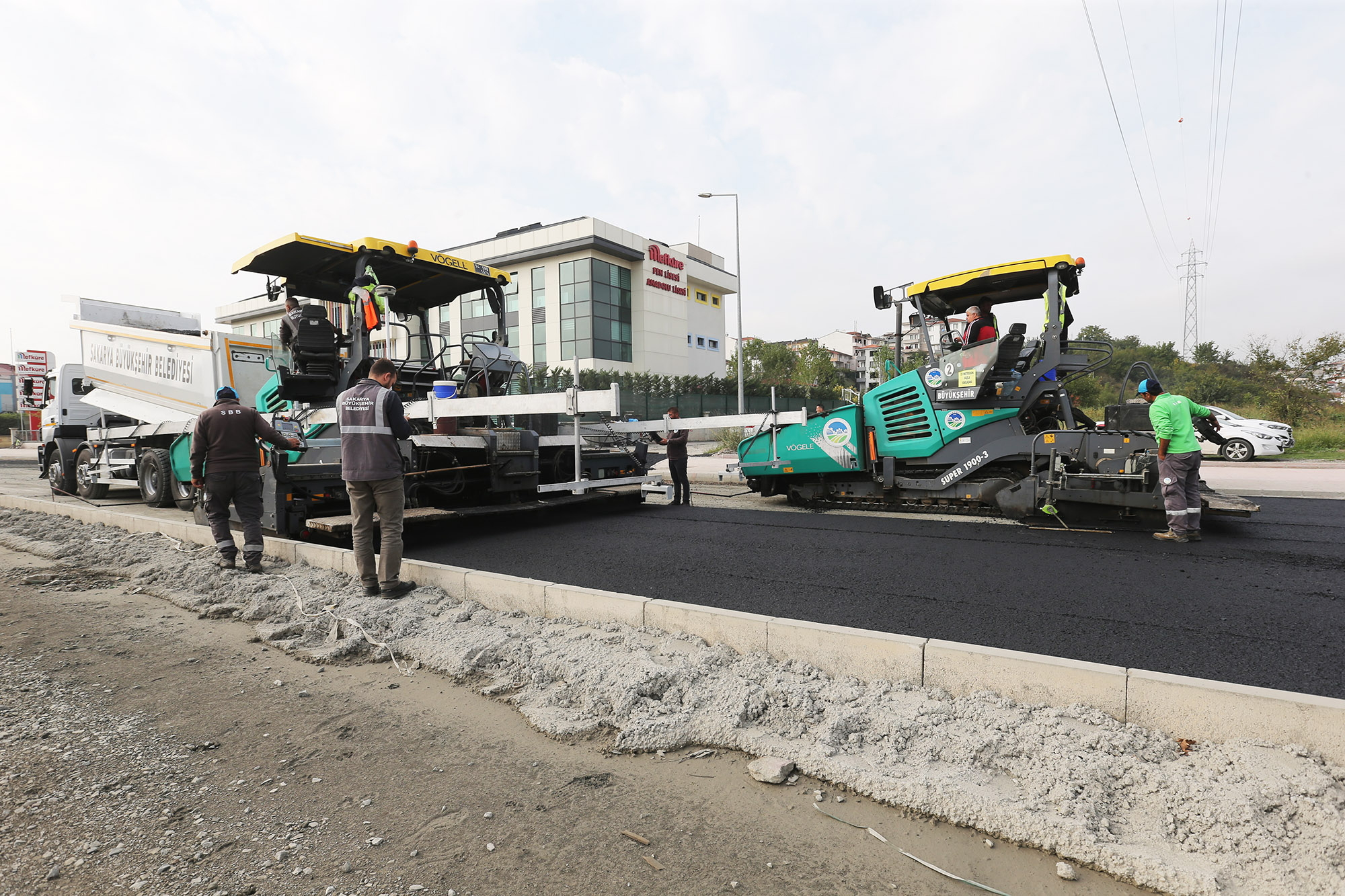 Büyükşehir şehrin en geniş caddesini hazırlıyor