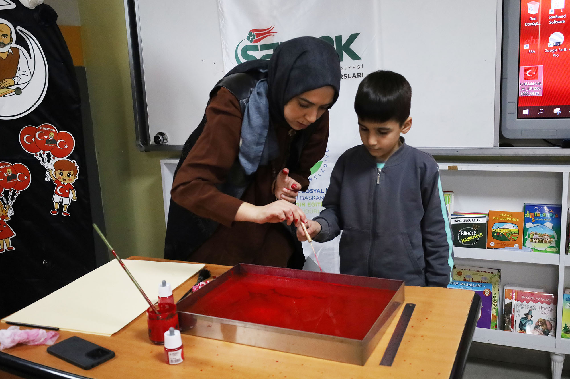Büyükşehir, öğrencilerle milli marşı andı