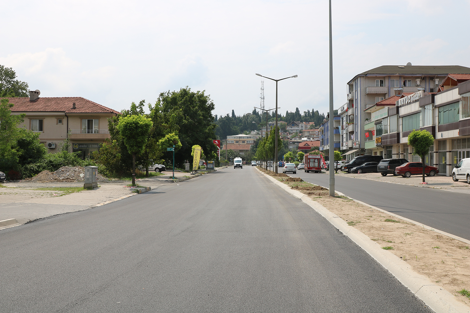 Sakarbaba Caddesi yeni yüzüne kavuştu