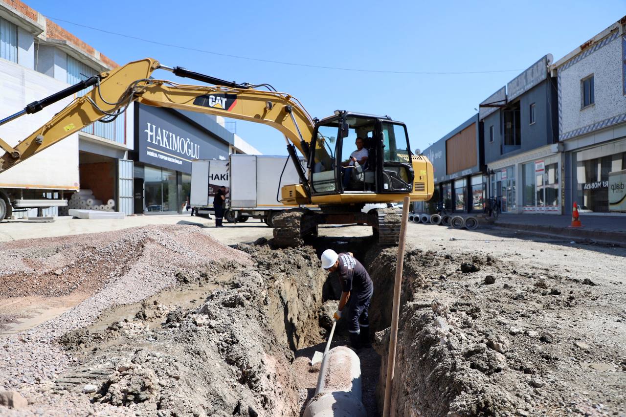 Büyükşehir güçlü altyapı ağını Serdivan’da genişletiyor