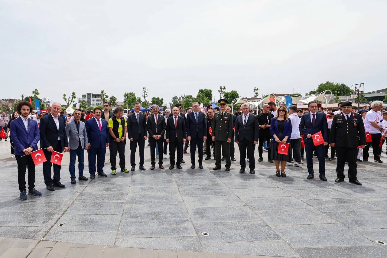 “Gençlerimizin her zaman destekçisi olacağız”