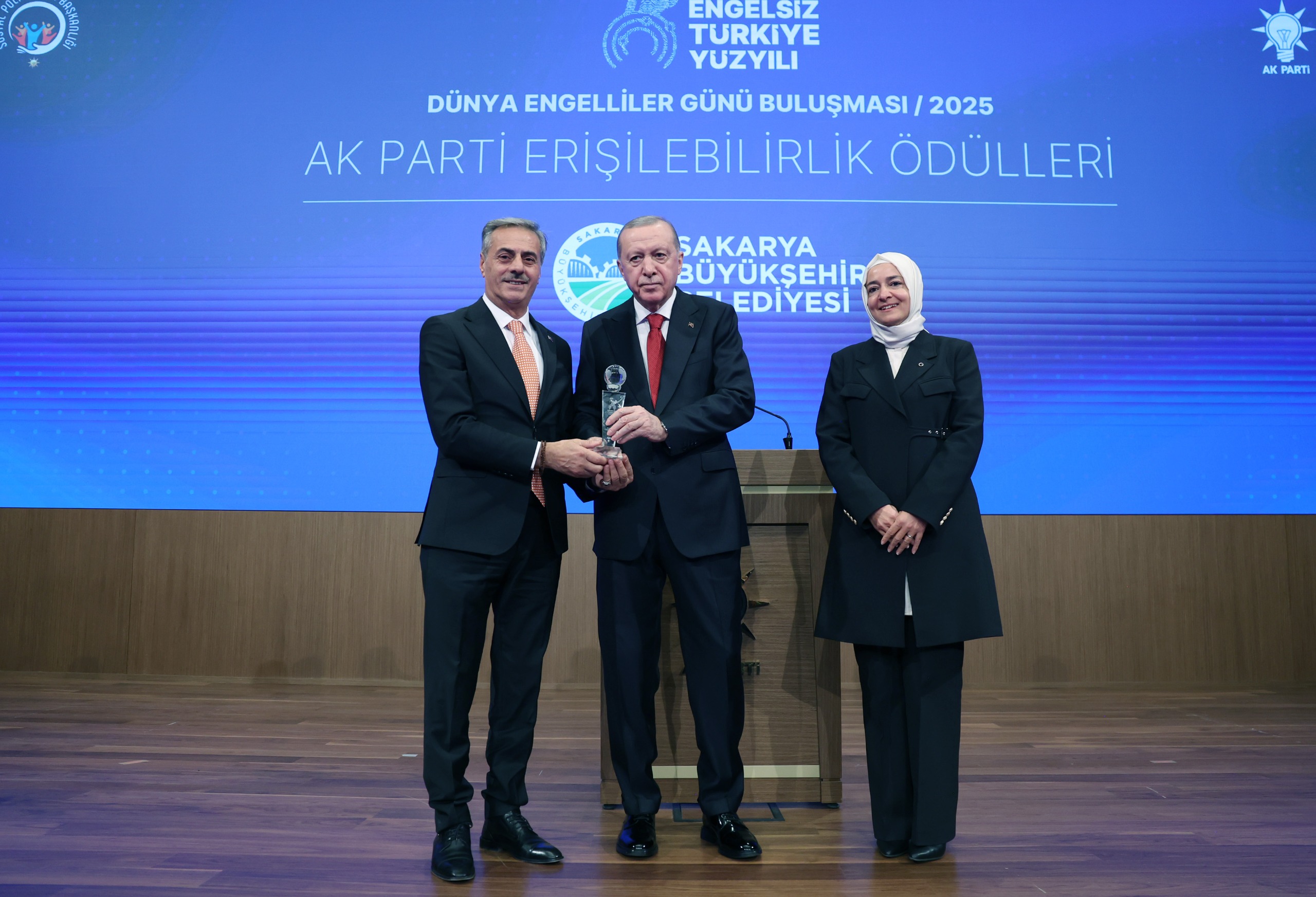 Sakarya’nın toplu taşımada engelleri kaldıran uygulamasına Cumhurbaşkanı Erdoğan’dan ödül