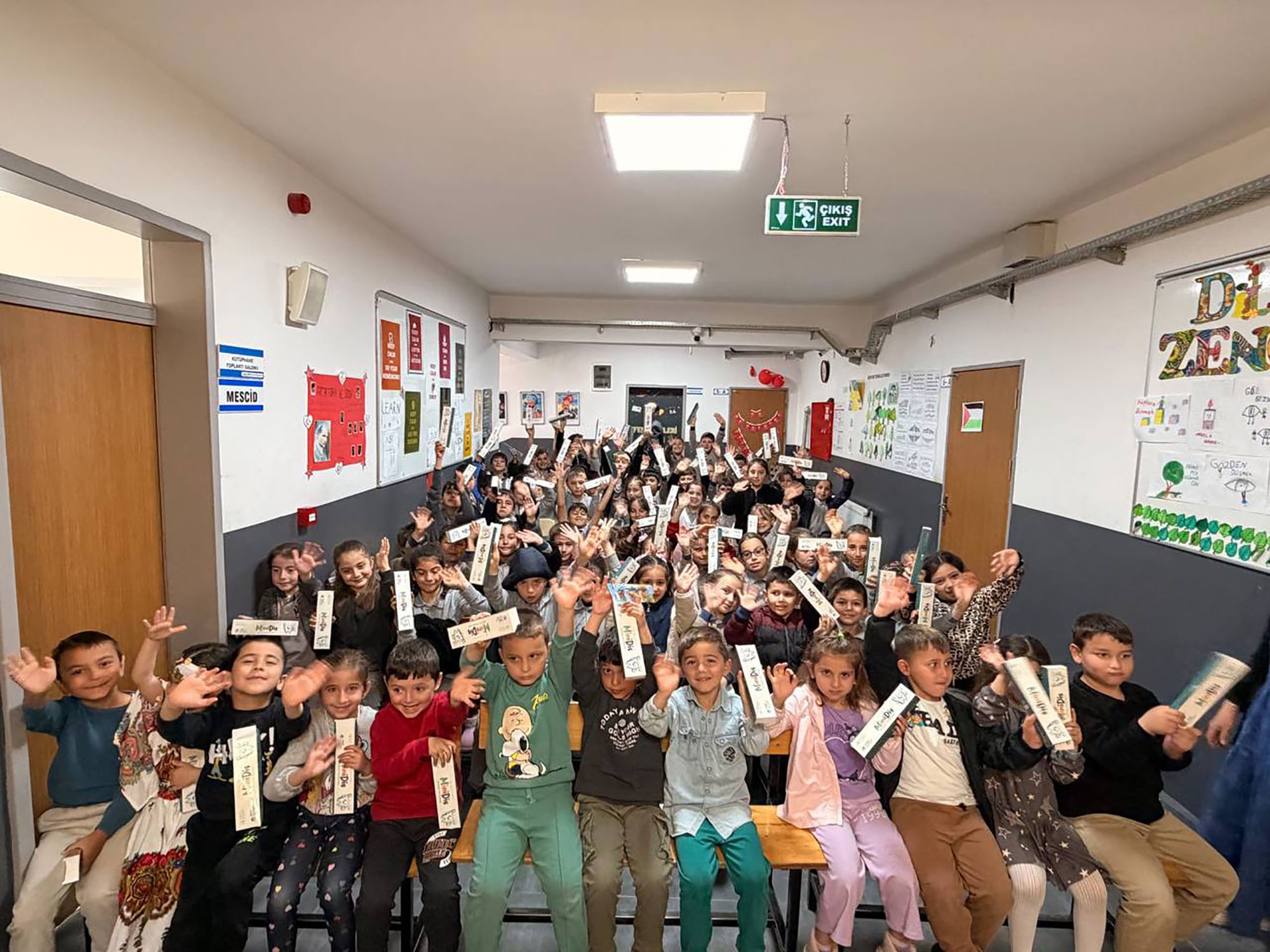 Büyükşehir şehrin dört yanına “Bir Hikâye Bin Neşe” taşımaya devam ediyor