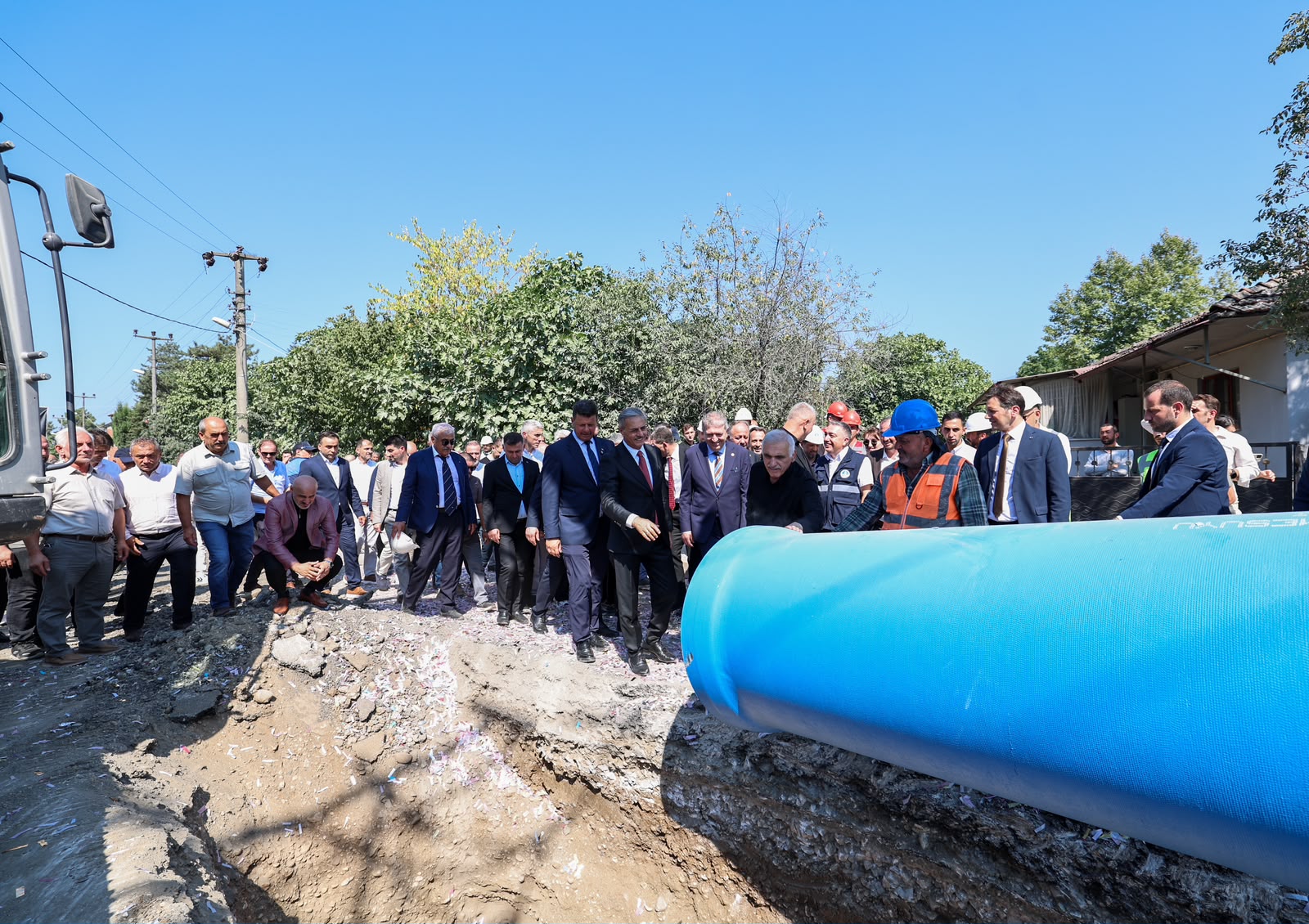 Akyazı’nın geleceğine 1 milyar TL’lik yatırım: “Tarihi bir günde ilçemizin su geleceğini güvence altına alıyoruz”