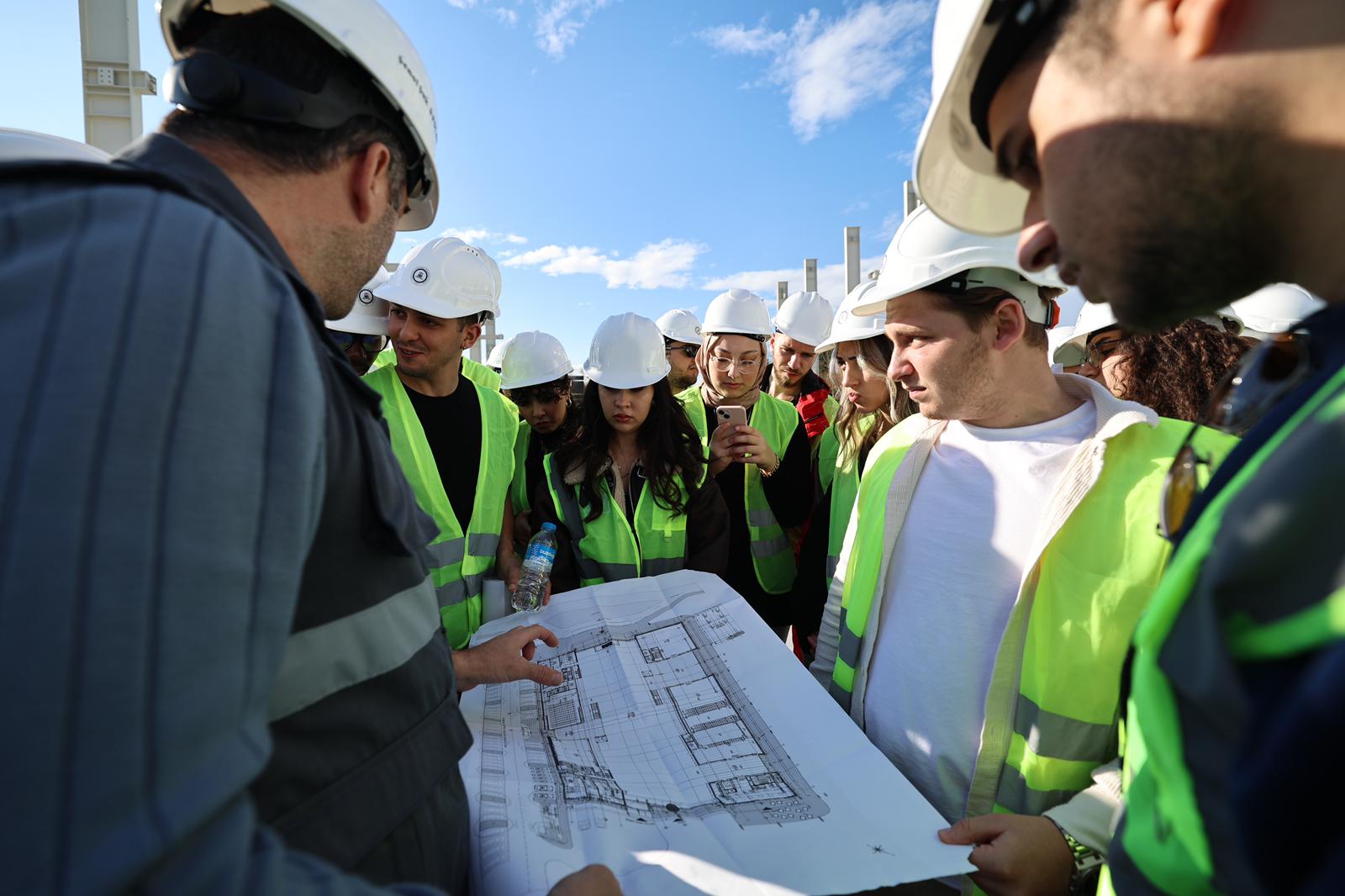 Bilim Merkezi’nde ilk görüntü ortaya çıktı: Yusuf Alemdar geleceğin inşaat mühendisleriyle şantiyede son durumu açıkladı