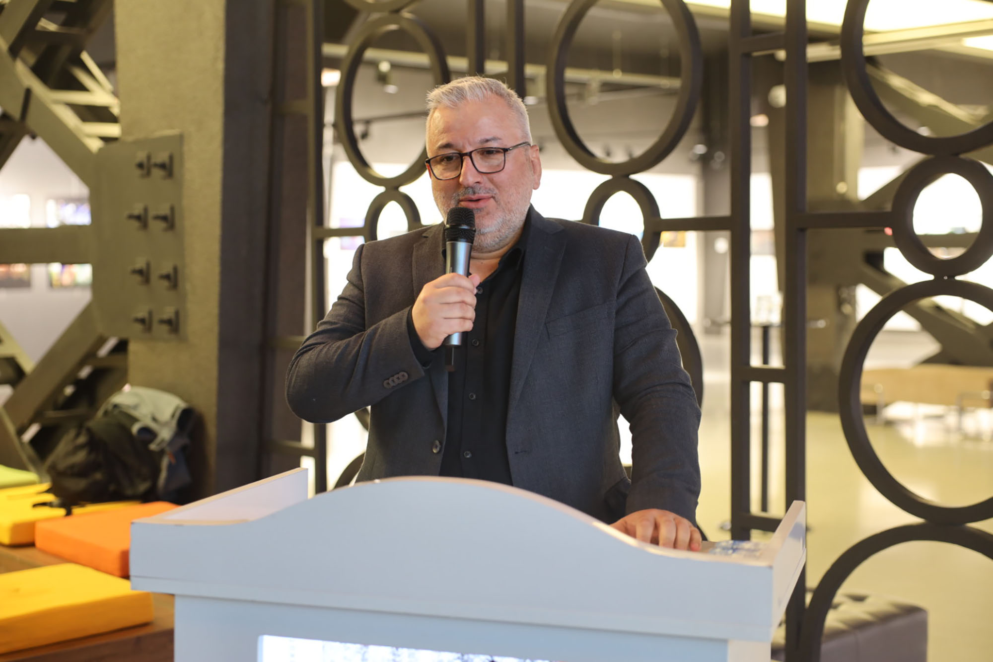 Fotoğraf sanatçısı İhsan Korkut’un kareleri OSM’de ziyarete açıldı