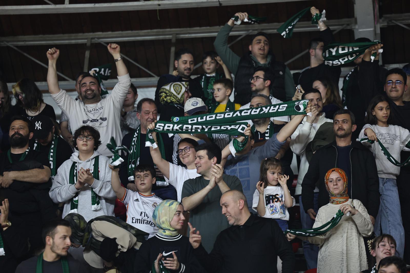 Büyükşehir Play-Off’a galibiyetle başladı: 87-81
