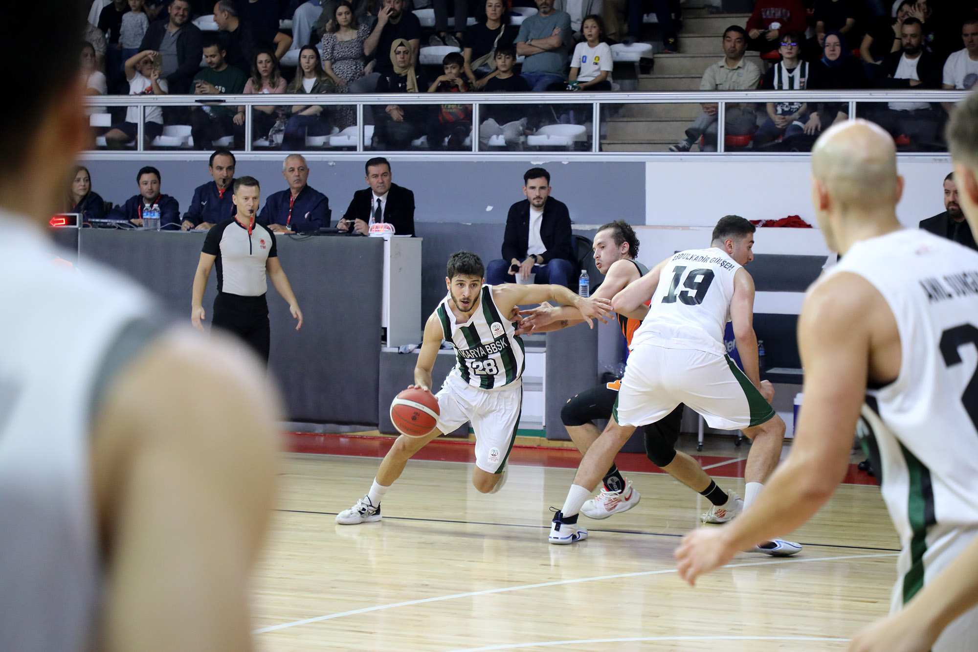 Büyükşehir basket ilk yarının son maçına İstanbul’da çıkıyor