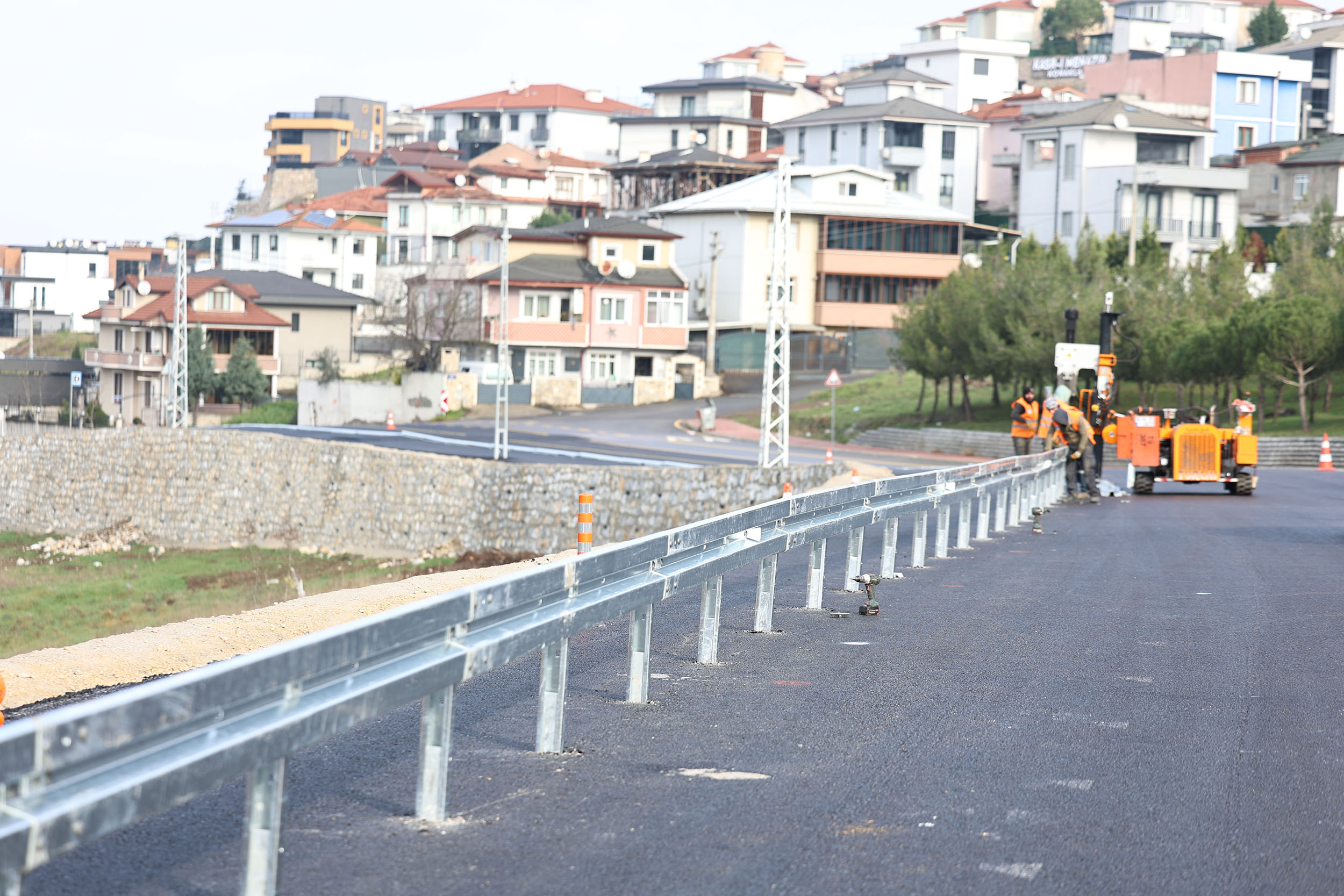 Sakarya’da yollar daha güvenli: 75 kilometre otokorkuluk, “Motorcu Dostu Bariyer”
