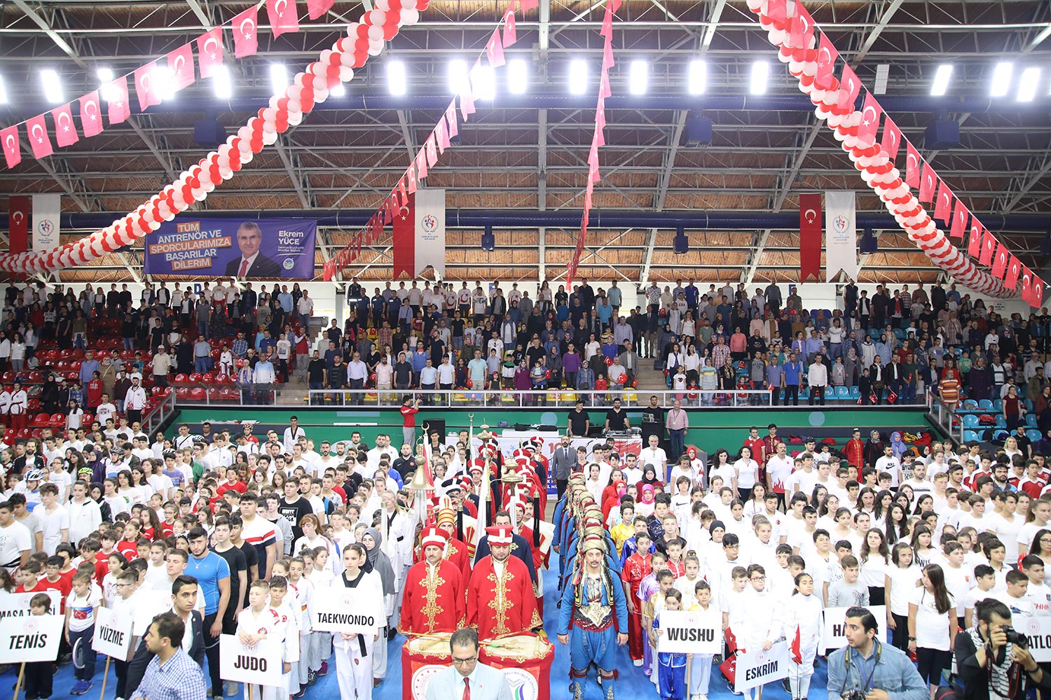 “Gençlerimize her daim inanıyor ve güveniyoruz”