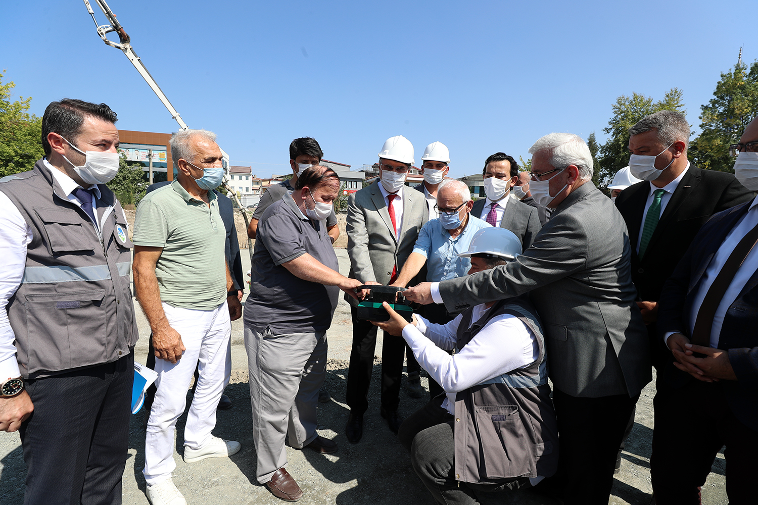 48 derslikli İmam-Hatip Lisesi için ilk beton 