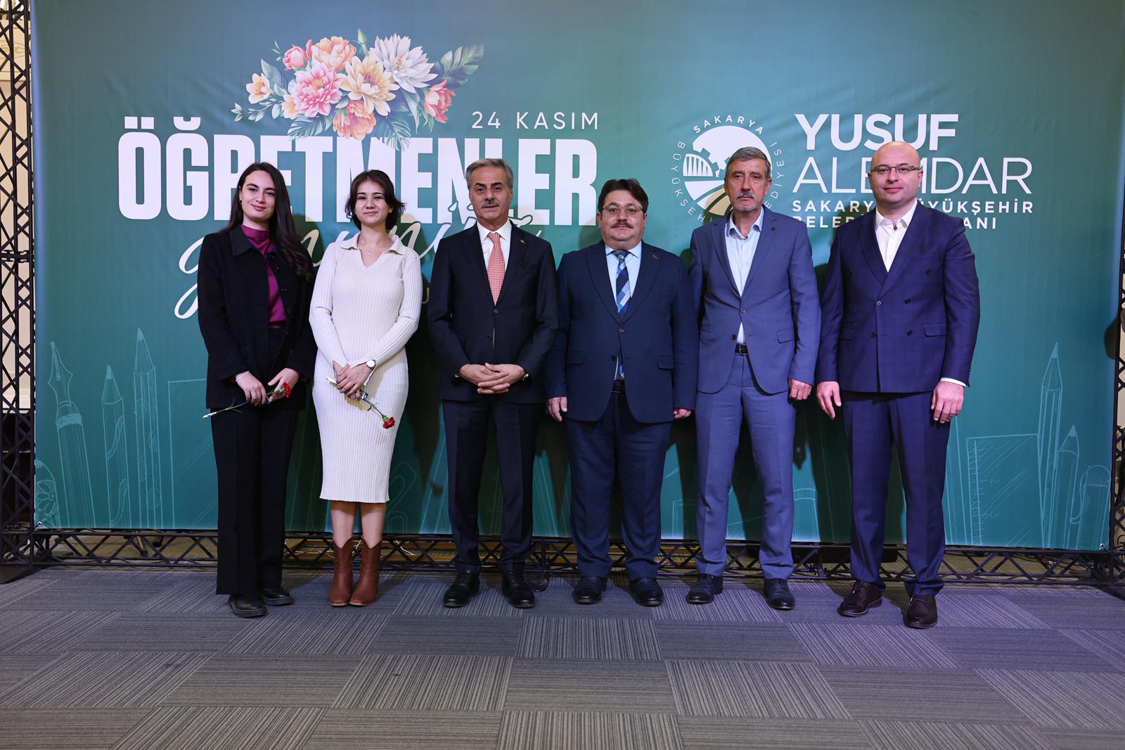 “Şehrimizde eğitime katkı sunacak projeleri bir bir hayata geçiriyoruz”