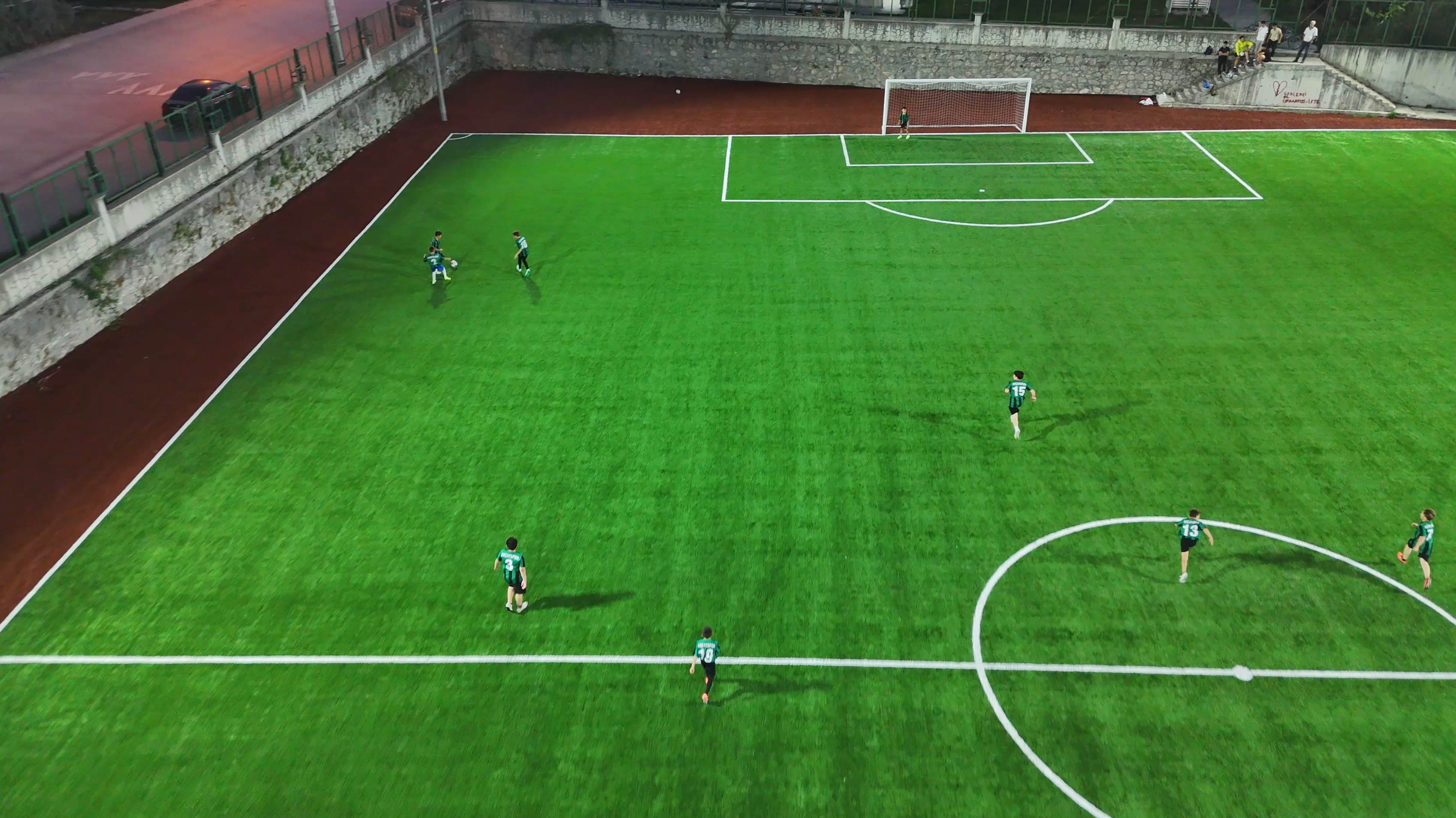 Gençler için yeni spor alanı: Sapanca Akçay’ın futbol tesisine yeni yüz