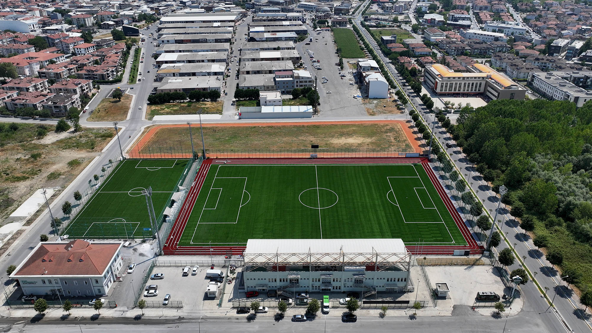 Sakarya’nın futbol üssü Ekrem Karaberberoğlu Altyapı Tesisleri’ne yeni yüz