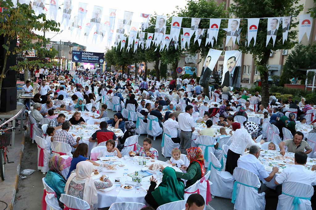 Söğütlü Kardeşlik İftarını Yaptı