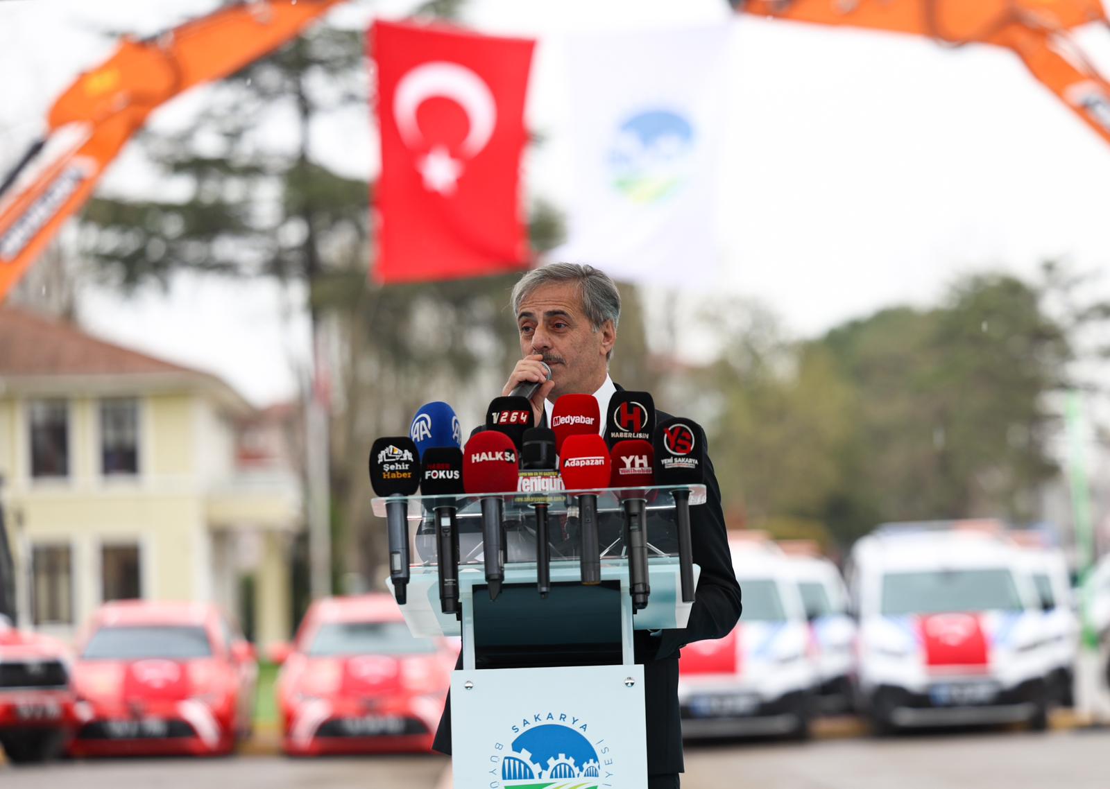 Büyükşehir’den Sakarya'ya hizmet için 484 milyon TL ile 59 araçlık dev yatırım