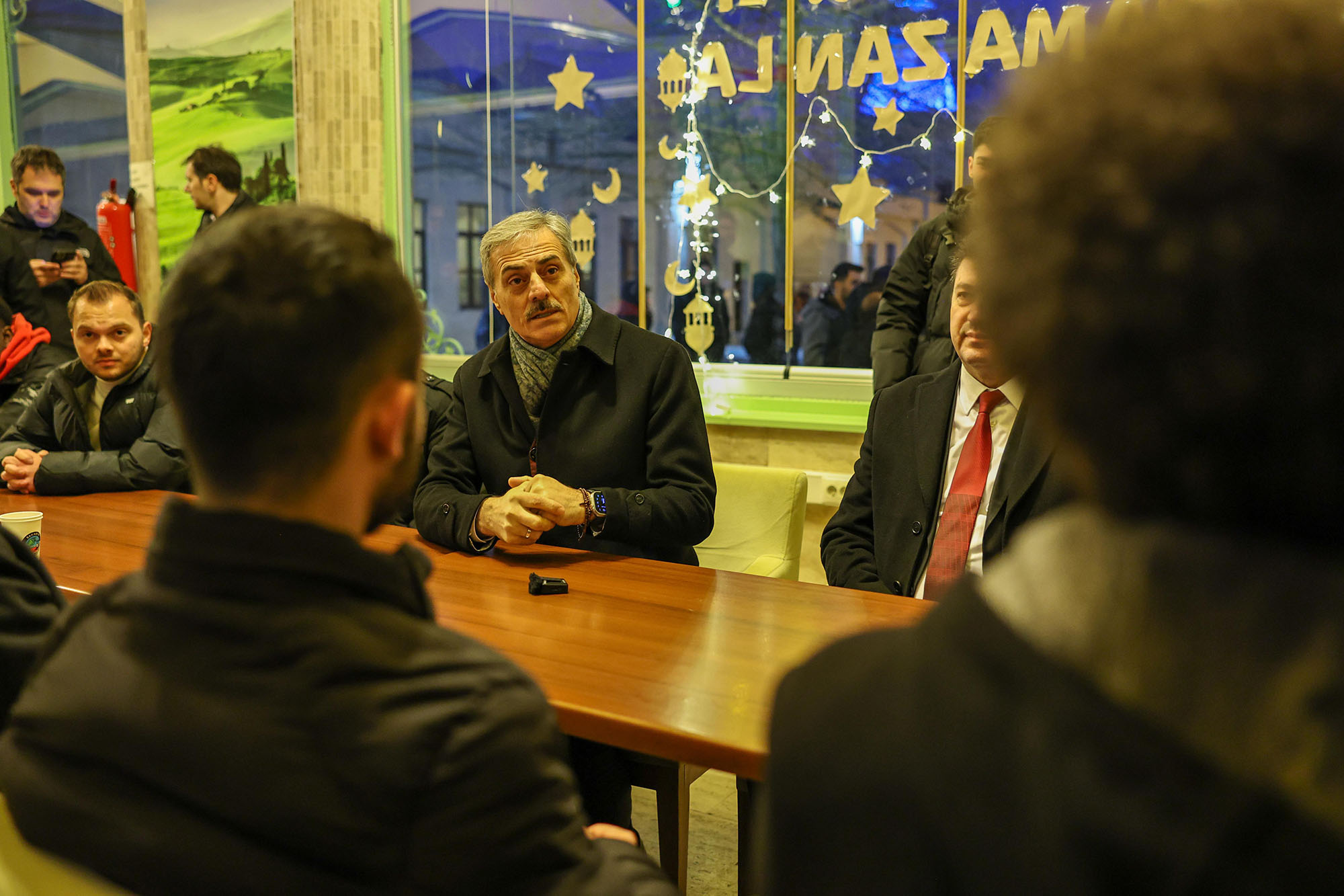 Başkan Yusuf Alemdar, iftarını gençlerle birlikte açtı: “Her zaman yanınızdayız”