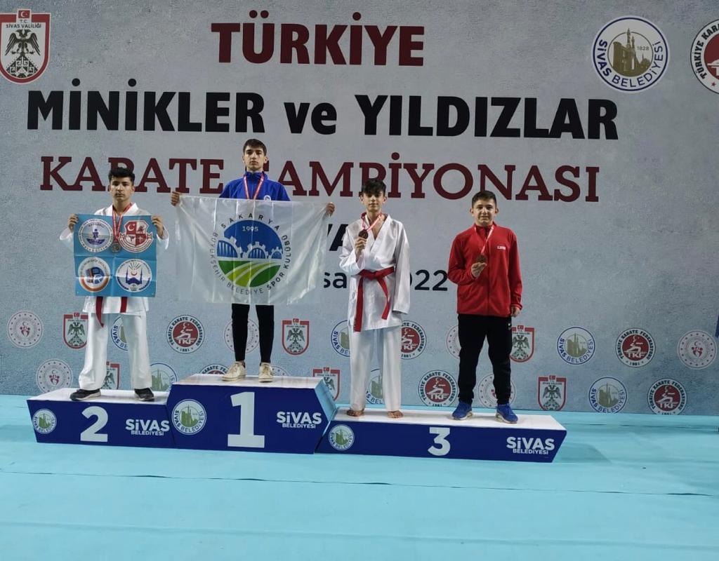 Sivas’ta Büyükşehir rüzgârı: 5 farklı dereceyle döndük