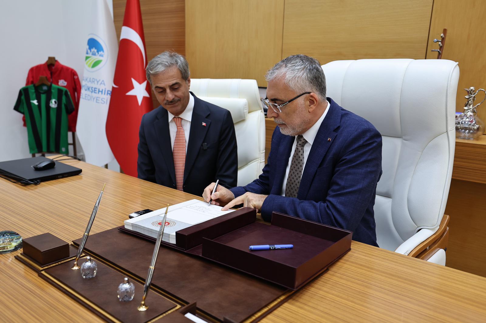 “Şehrimiz için tüm gayretimizle çalışmaya devam ediyoruz” 