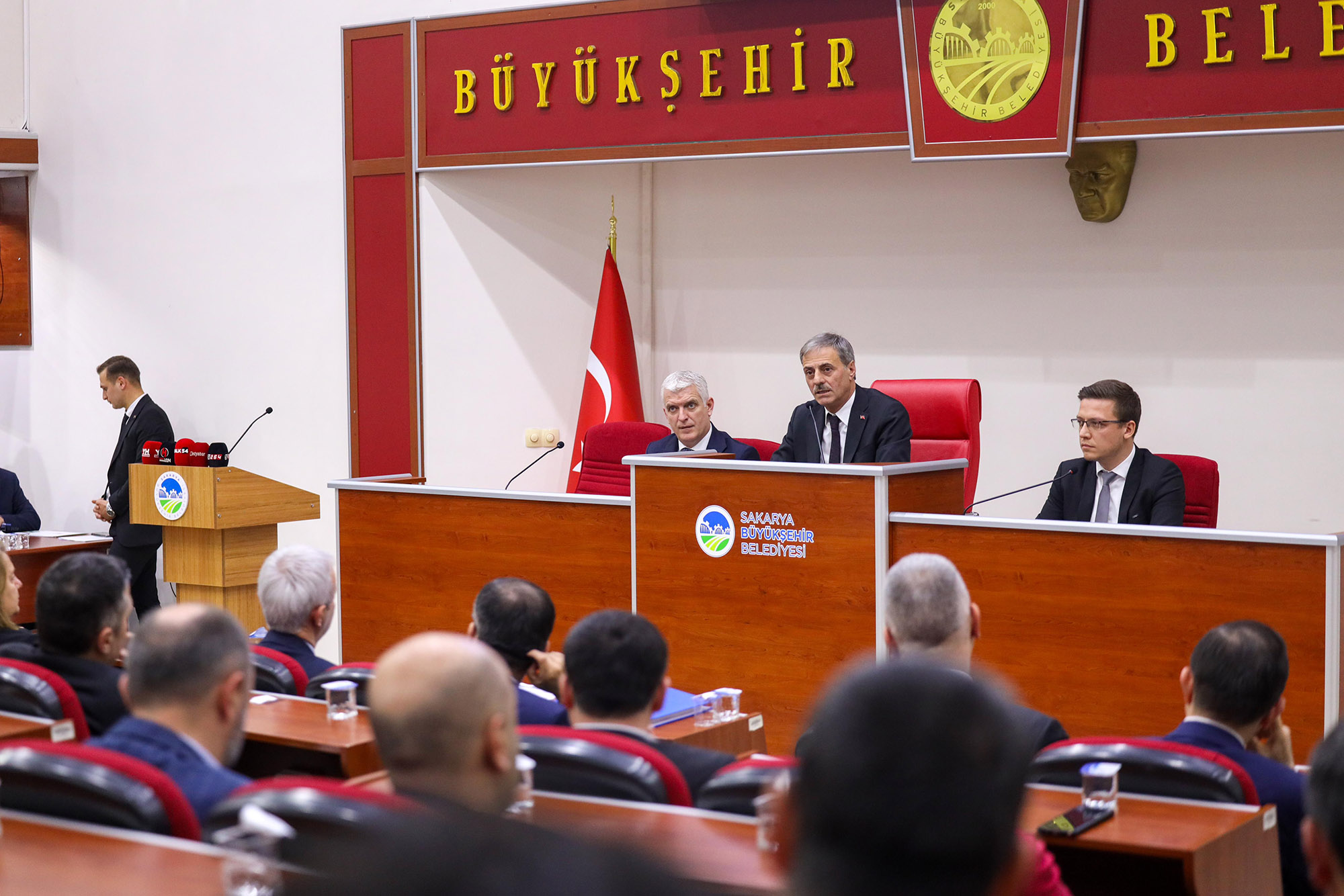 “20 yeni otobüs, 50 milyon TL asfalt”