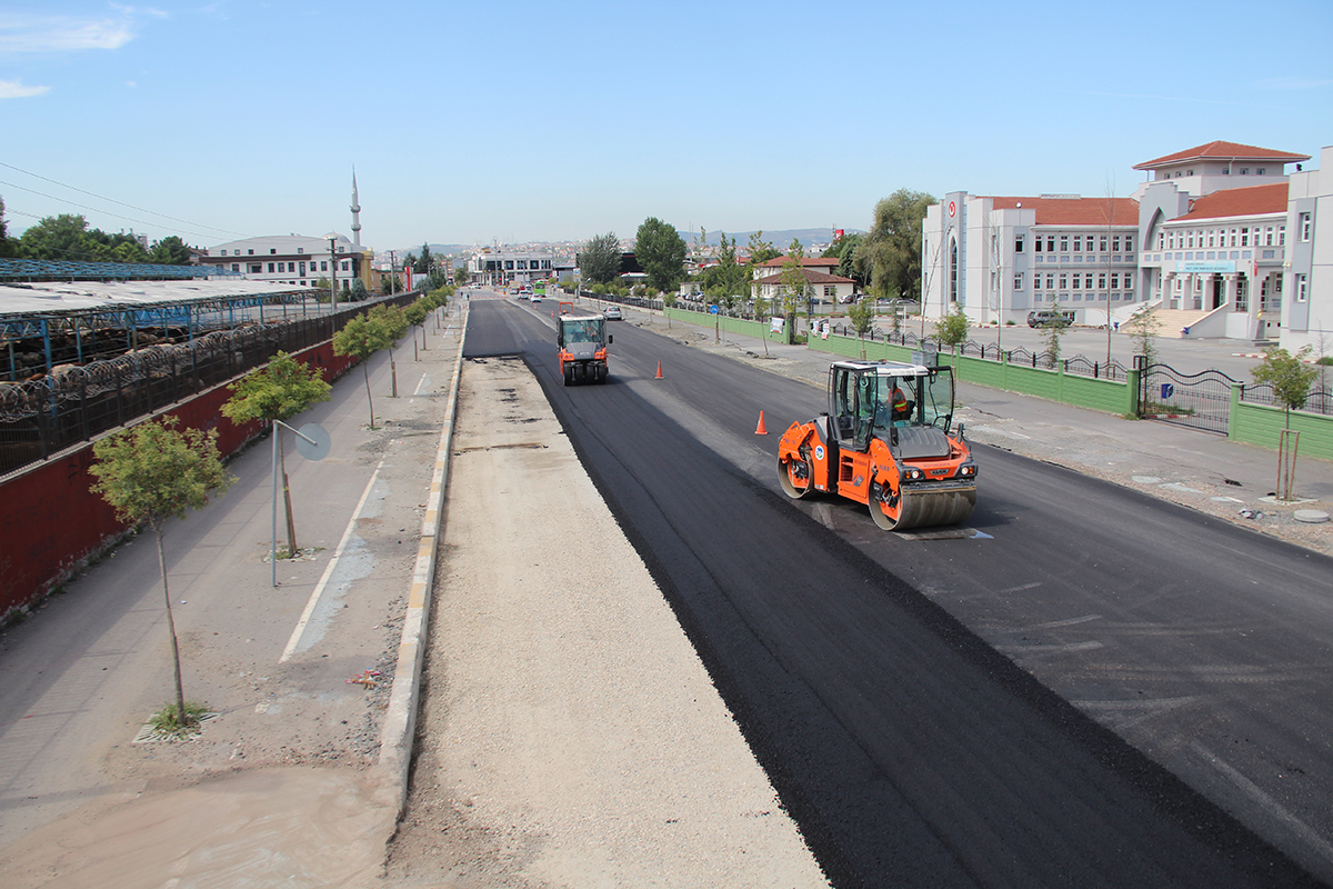 Asfalt çalışmaları Erenler’de devam ediyor