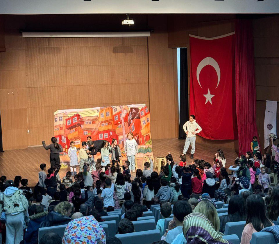 Büyükşehir Karasu’da çocukları rengârenk bir Ramazan şenliğinde buluşturdu