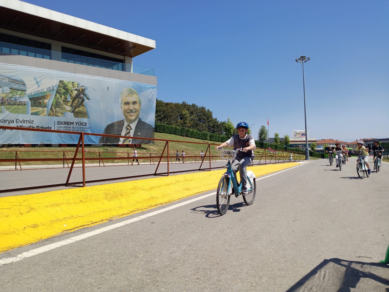 Minik öğrencilere güvenli sürüş eğitimi