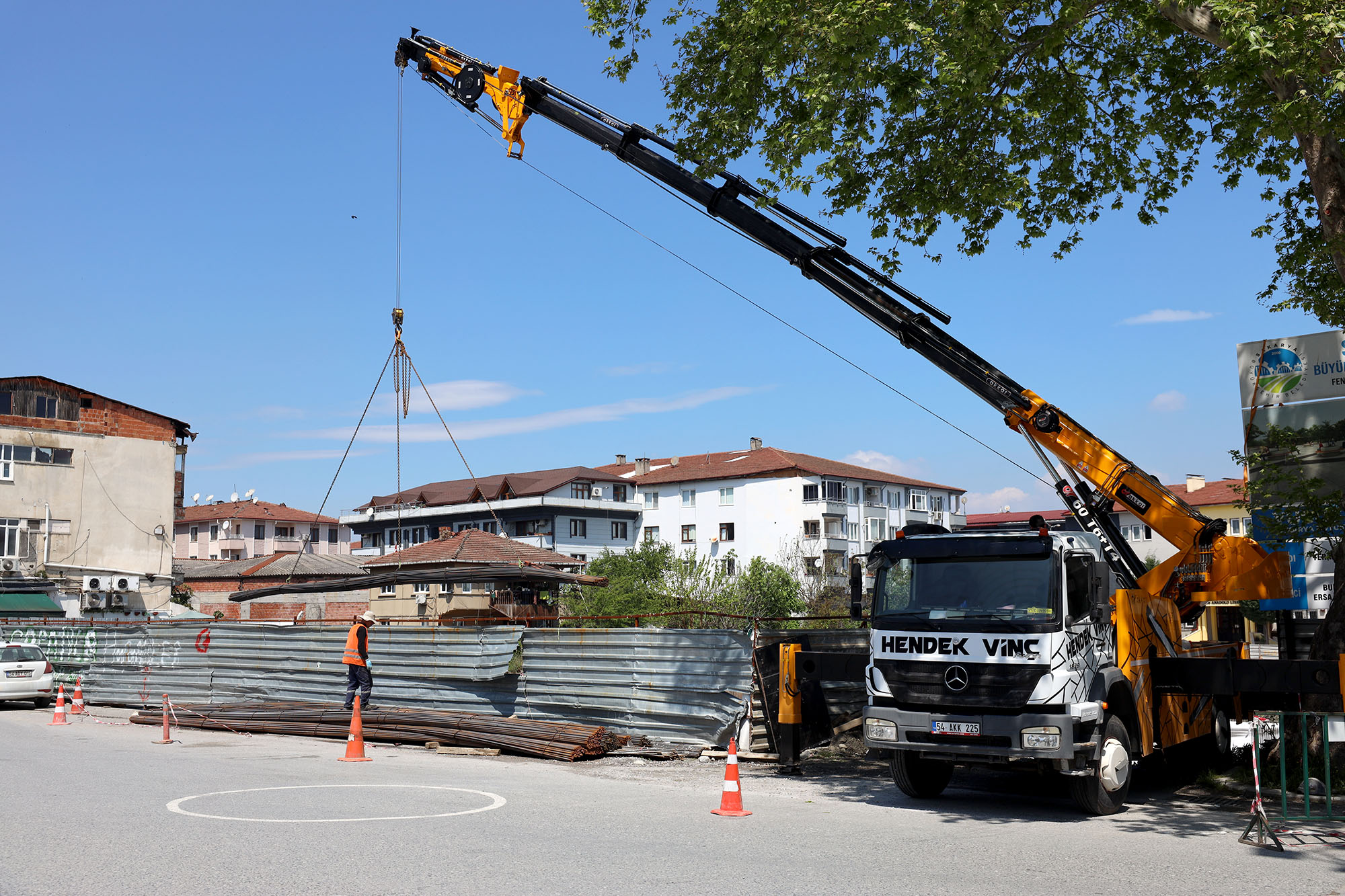 Sapanca’nın yeni meydanı hızla şekilleniyor