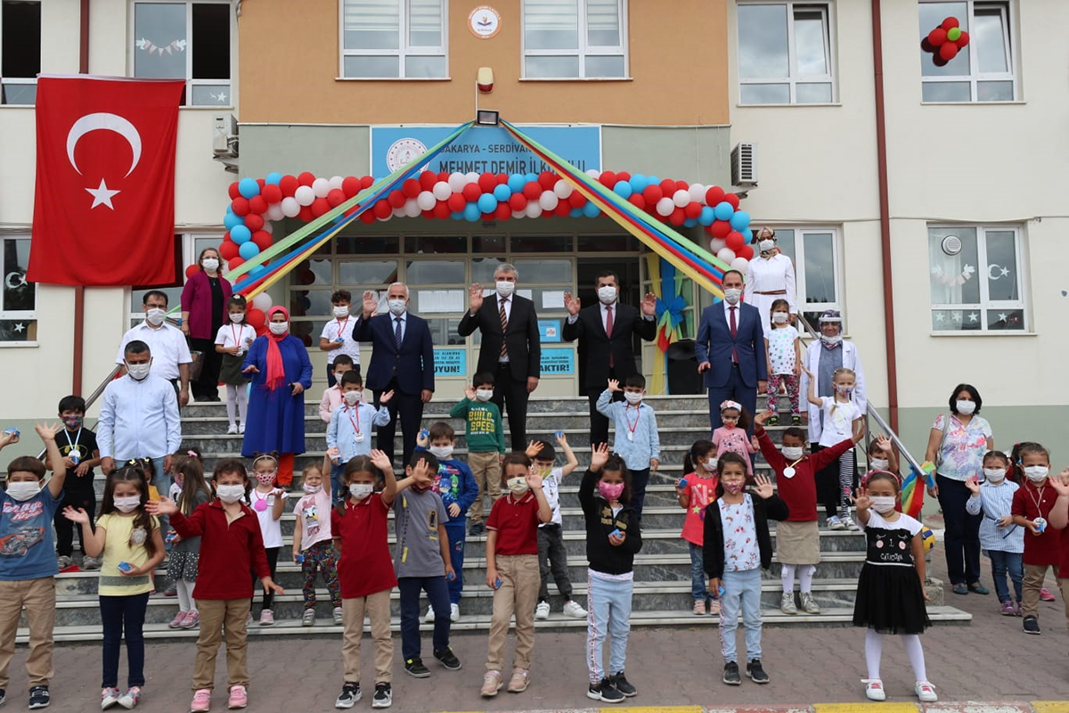 “Çocukların gözlerindeki ışık aydınlık yarınların habercisidir”