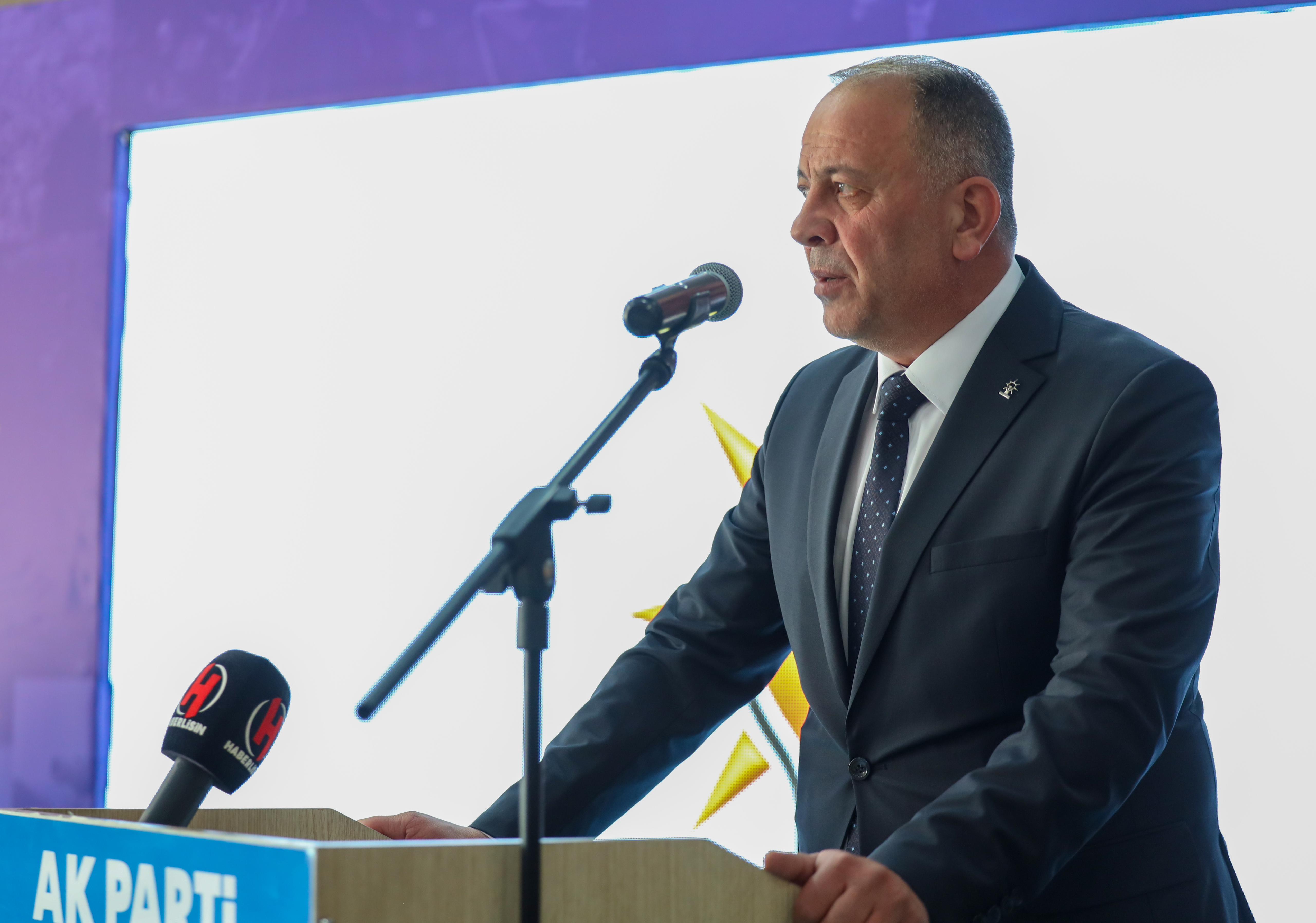 “İnsanımıza yakışır bir Akyazı’yı birlikte inşa ediyoruz”