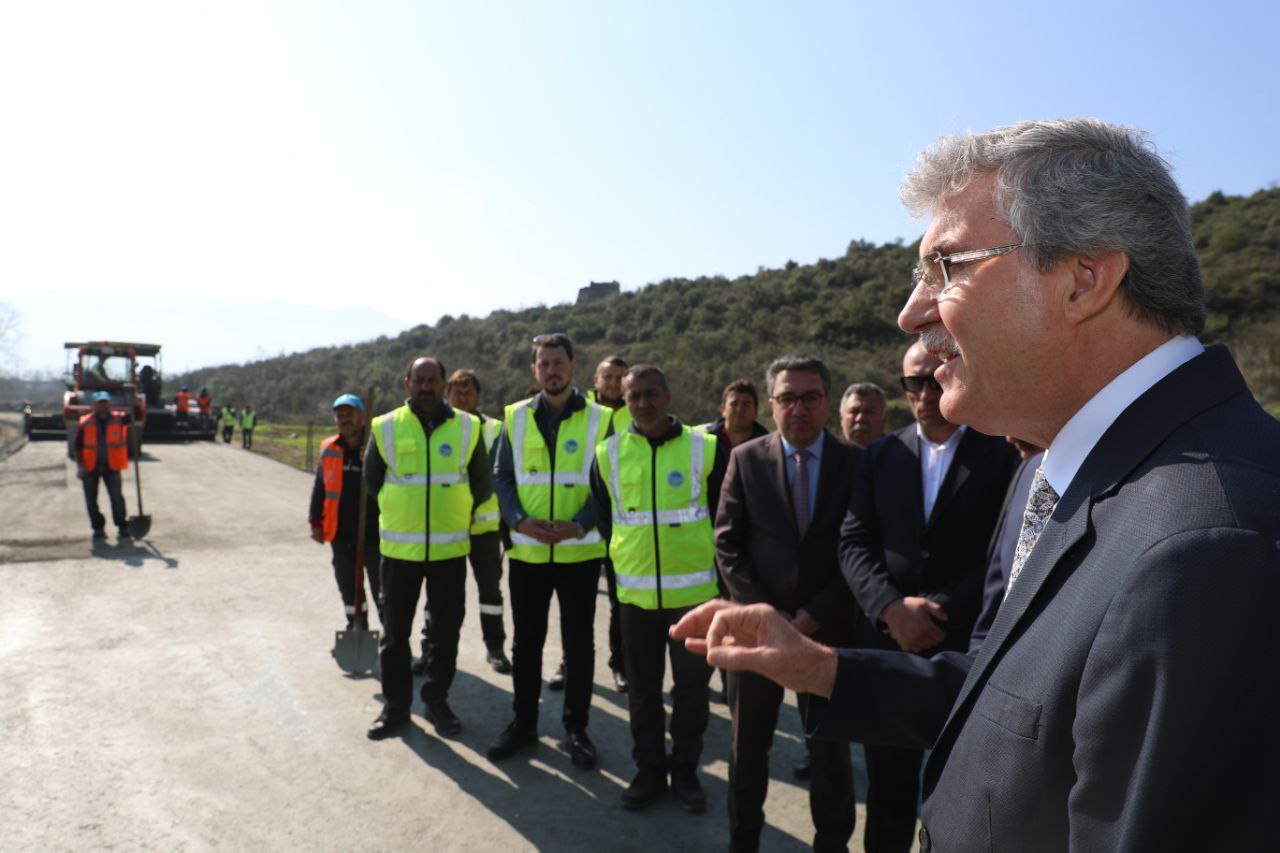 Pamukova Karapınar’da beton yol çalışmaları başladı