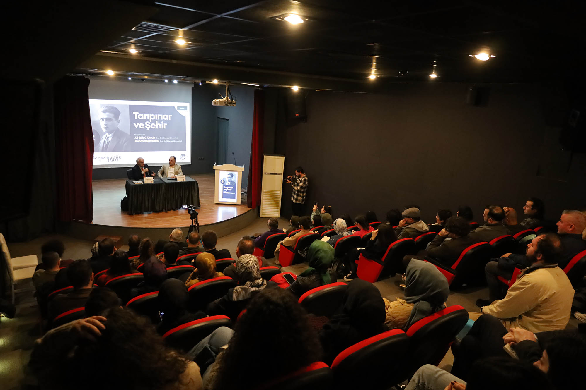Edebiyatın unutulmaz ismi Ahmet Hamdi Tanpınar ve şehir perspektifi