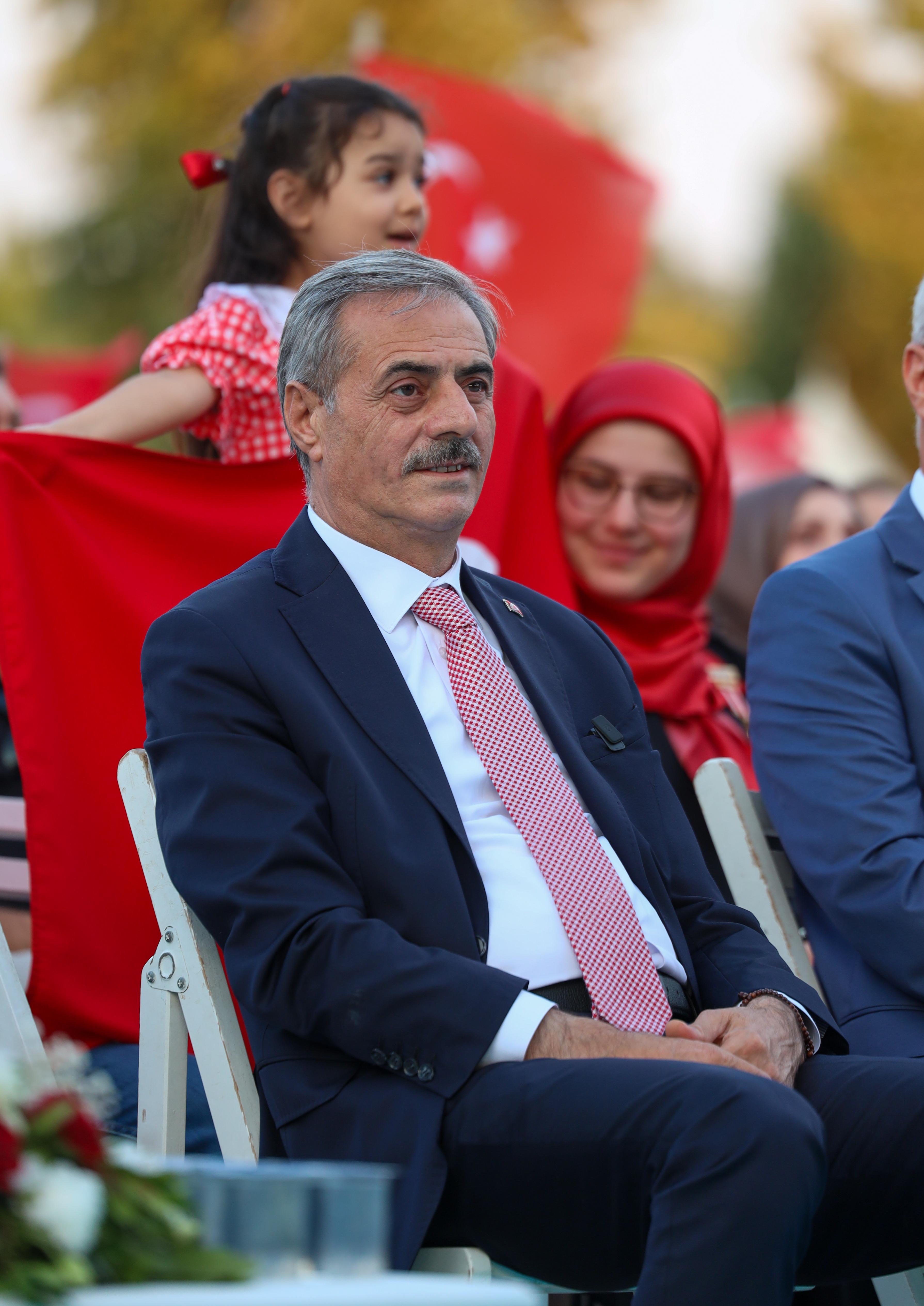 “O gece dünya, inananların vatan uğruna neler yapabileceğini izledi”