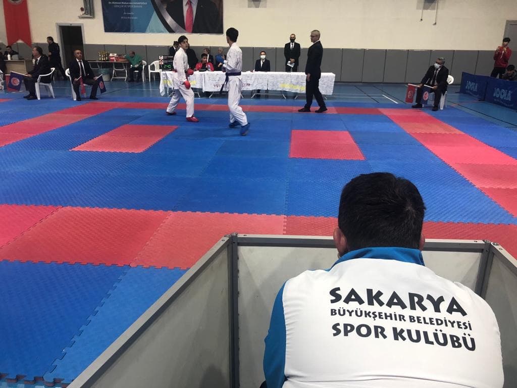 Ata'yı Anma Karate Turnuvası’na Büyükşehir’li sporcular damga vurdu