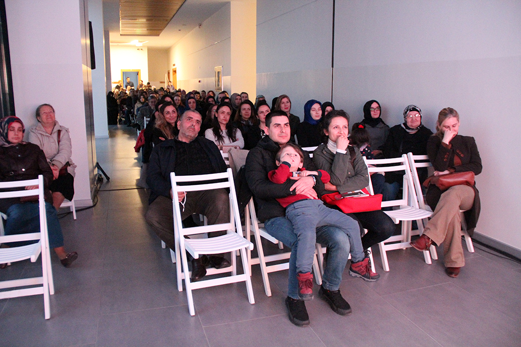 “Çocuklar kültür robotu değildir”