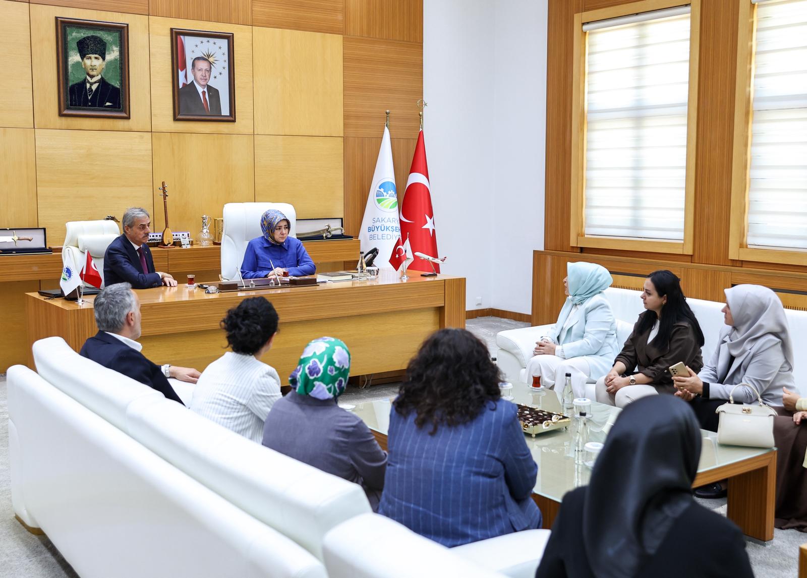 “Kadınlar güçlü Türkiye hedeflerinin en önemli yapı taşıdır”